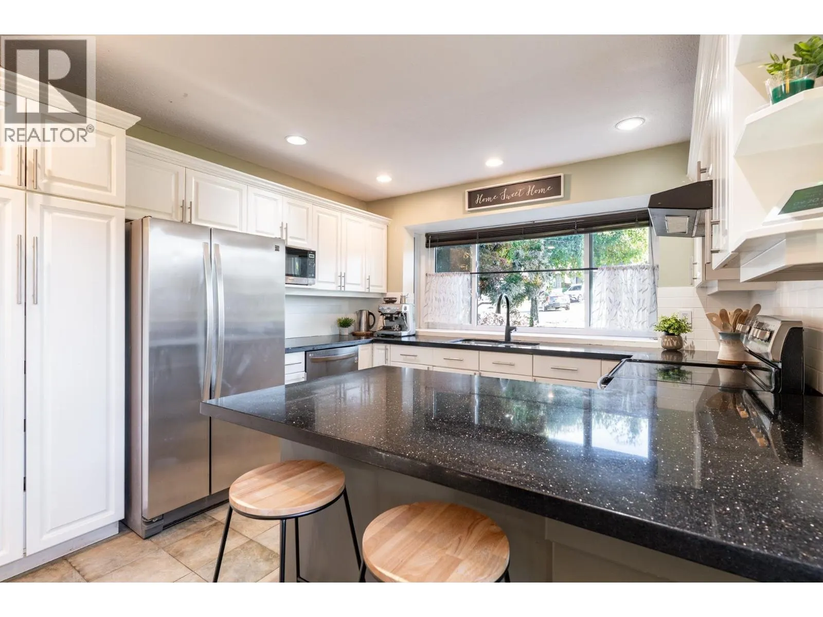 1502 FERNWOOD PLACE
