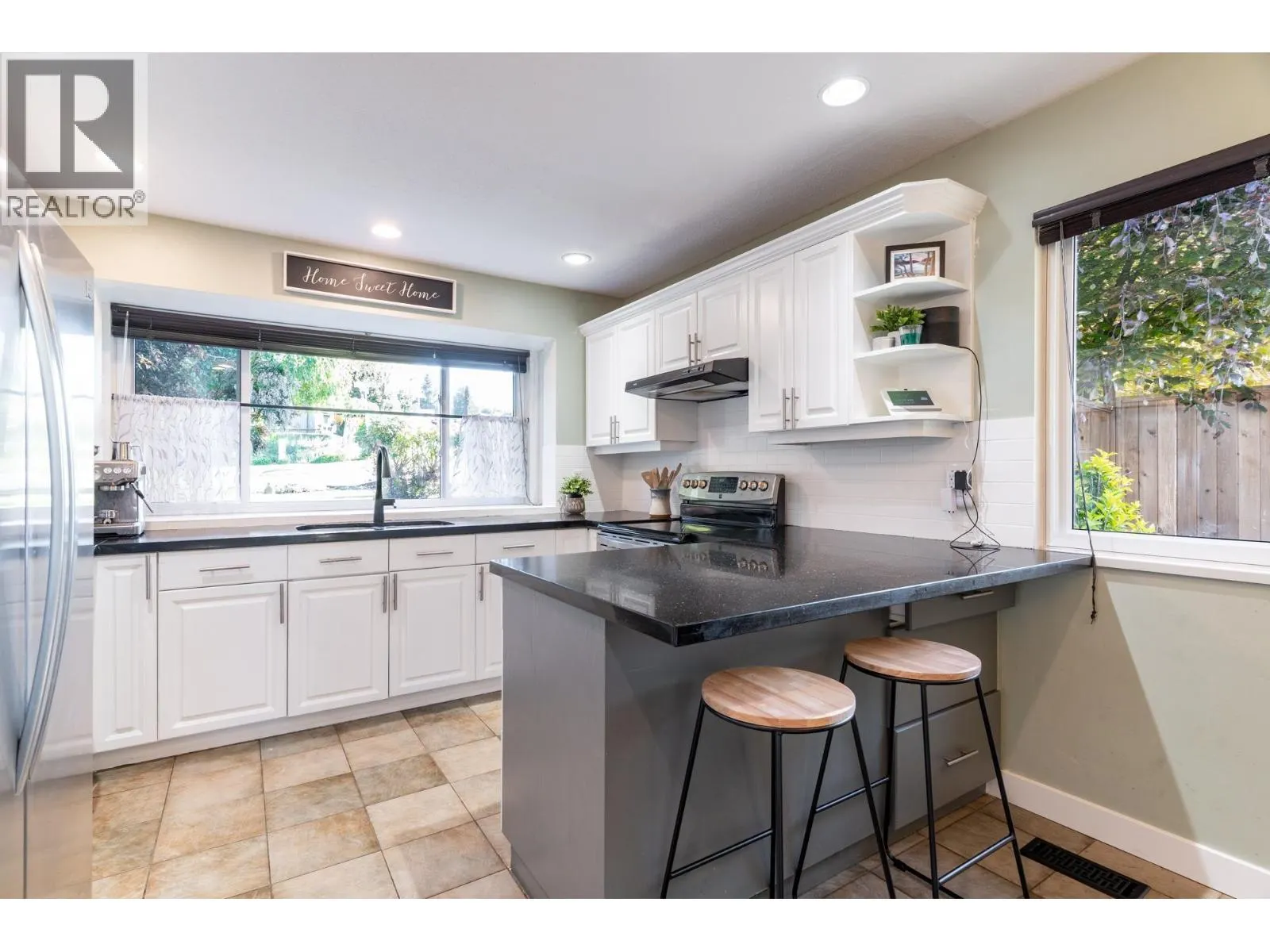 1502 FERNWOOD PLACE