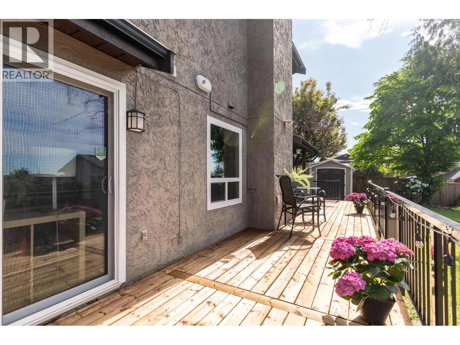 1502 FERNWOOD PLACE