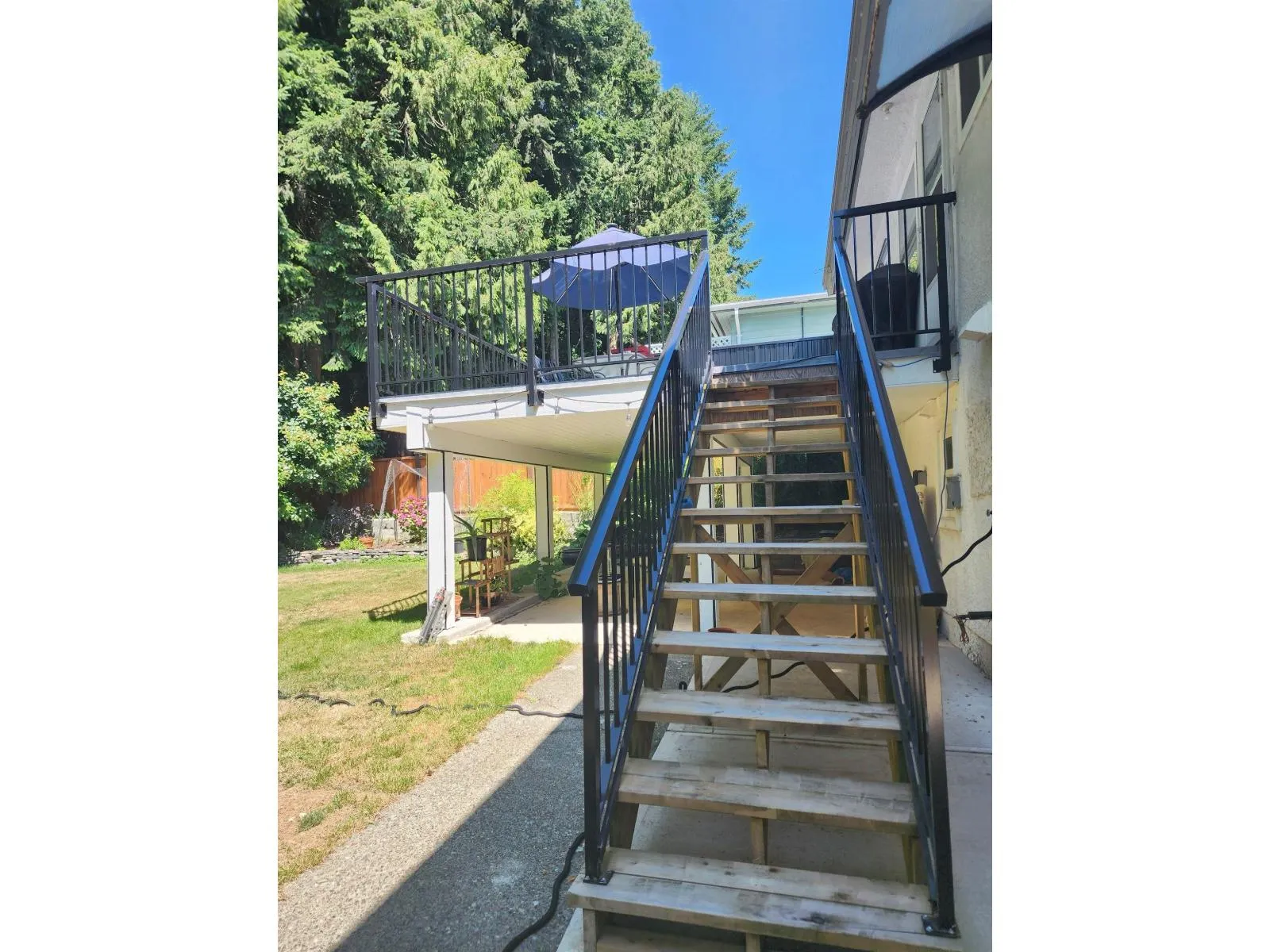 UPPER LEVEL 7319 YORK CRESCENT