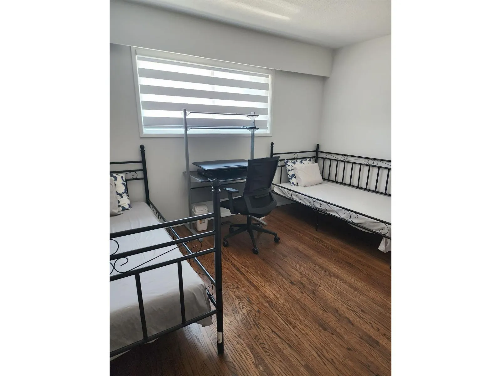 UPPER LEVEL 7319 YORK CRESCENT