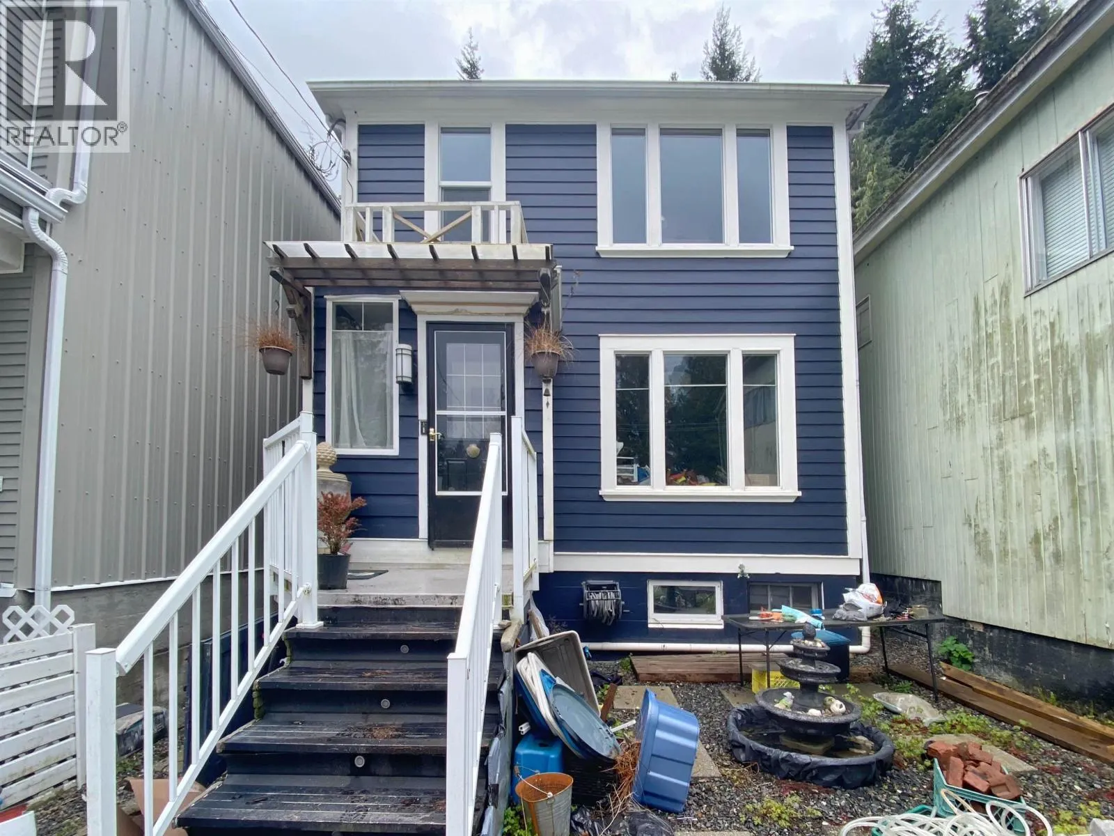 899 BORDEN STREET