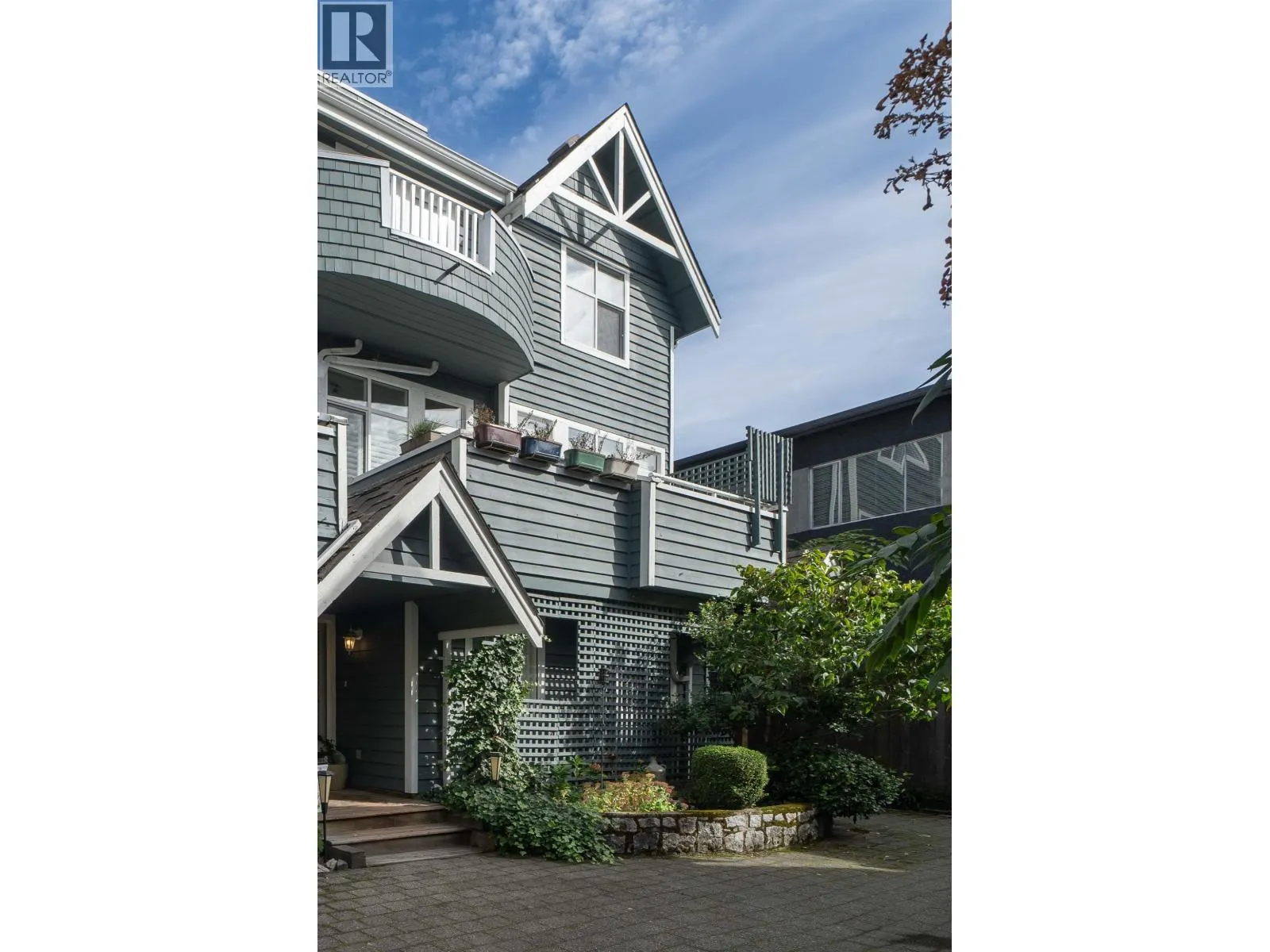 D 136 W 4TH STREET