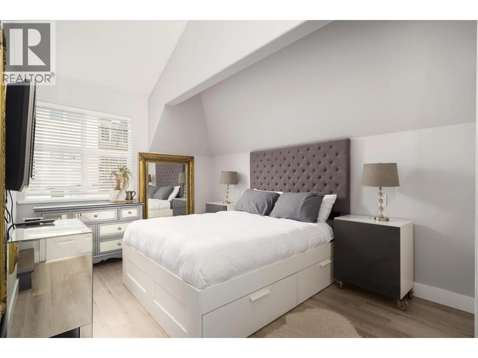 D 136 W 4TH STREET