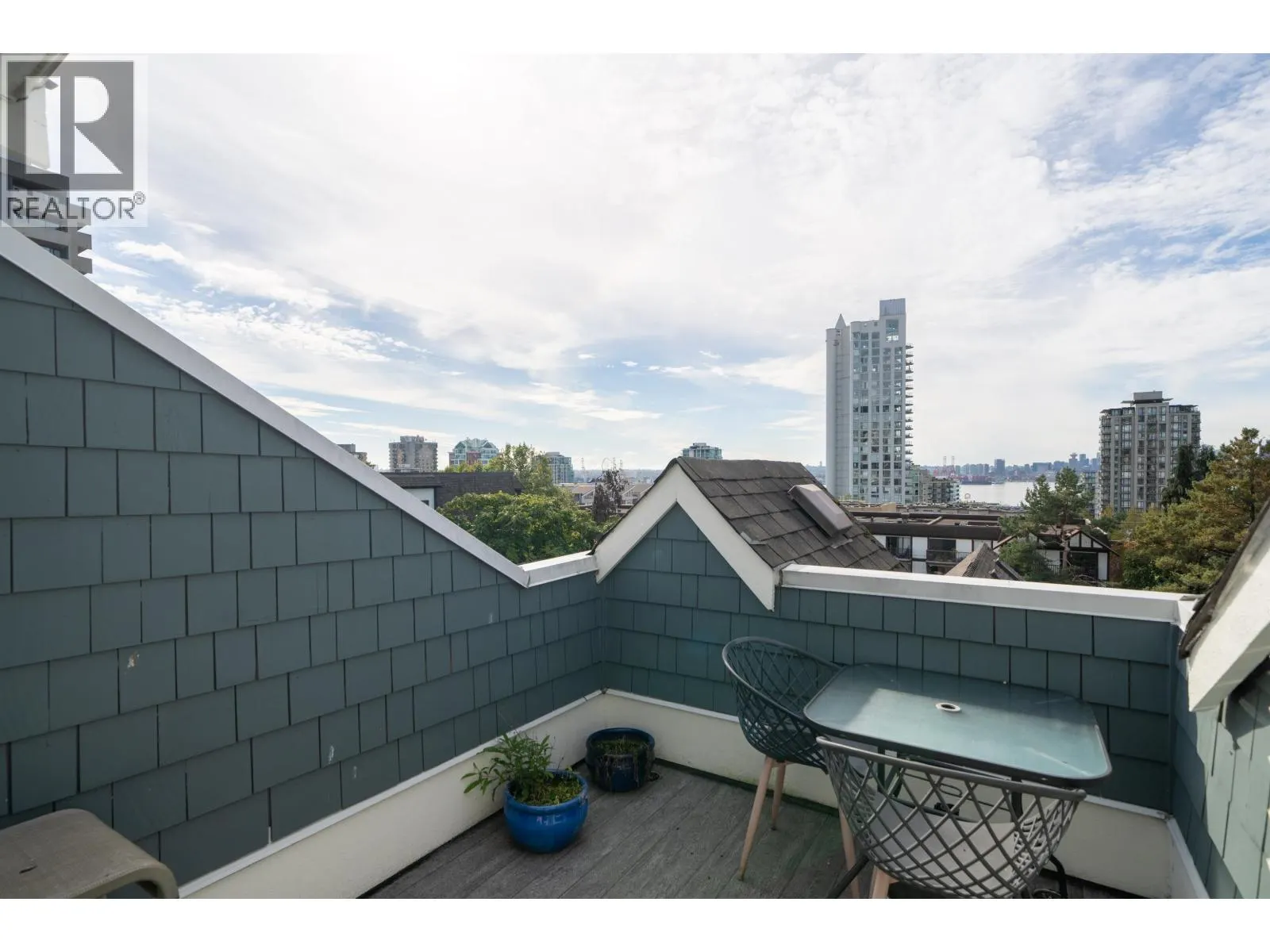 D 136 W 4TH STREET