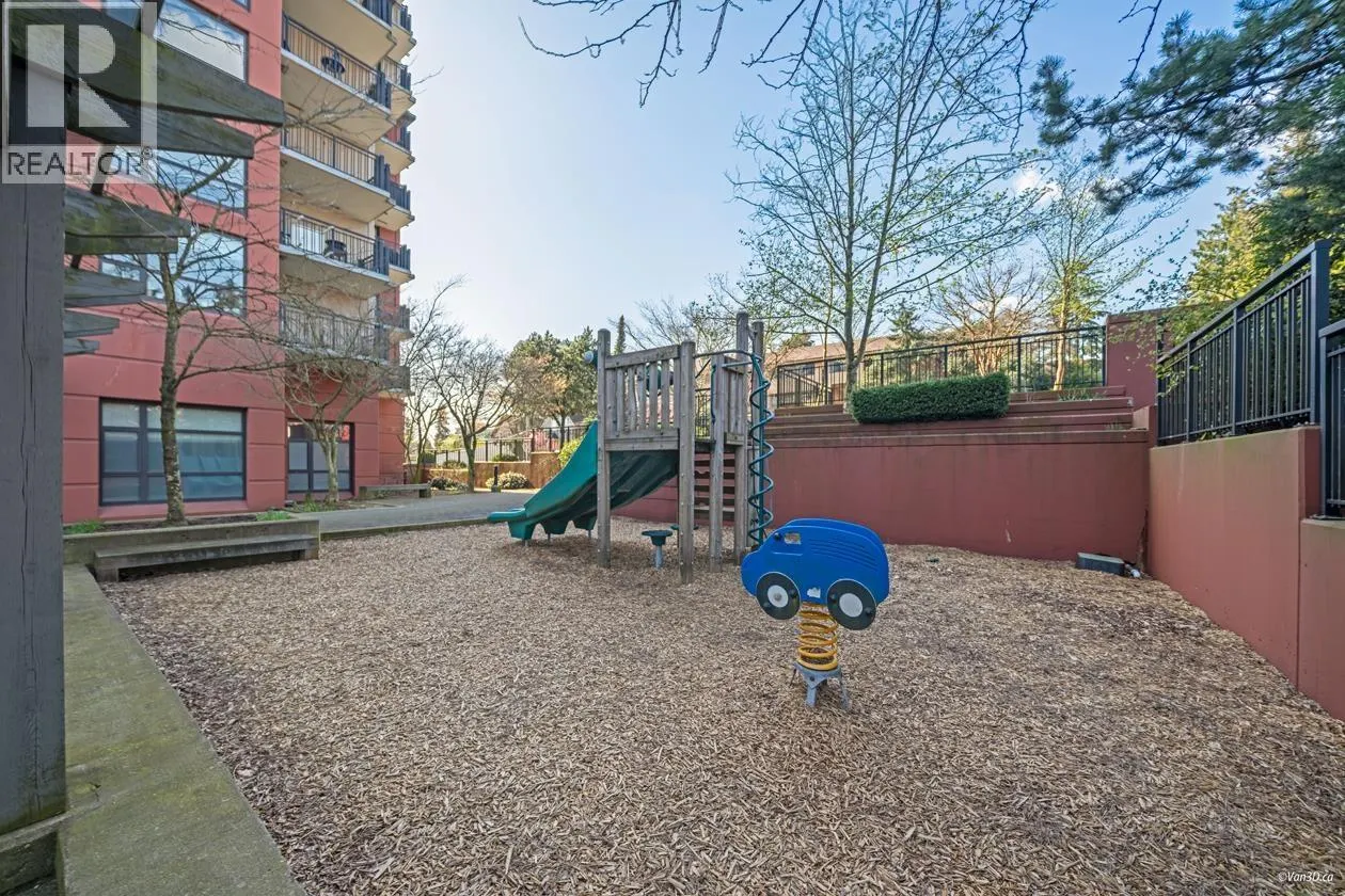703 814 ROYAL AVENUE