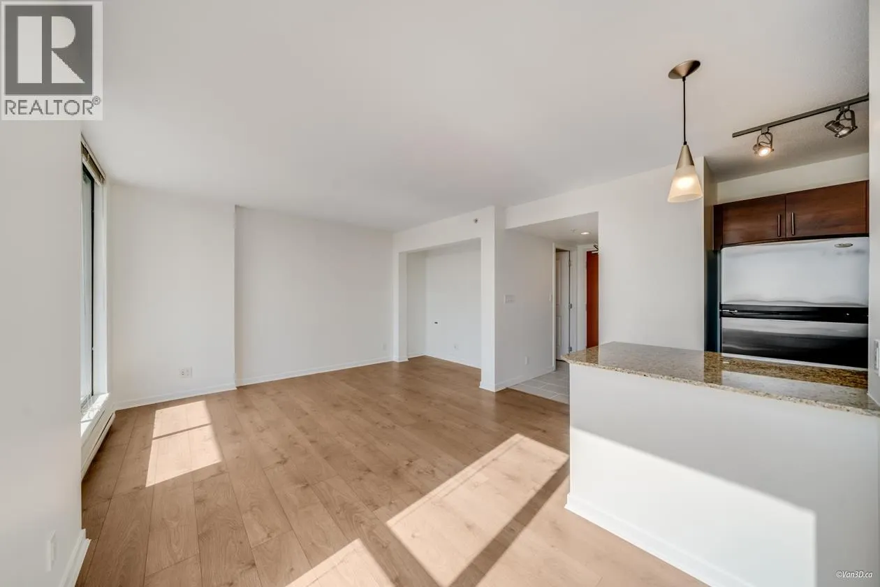 703 814 ROYAL AVENUE