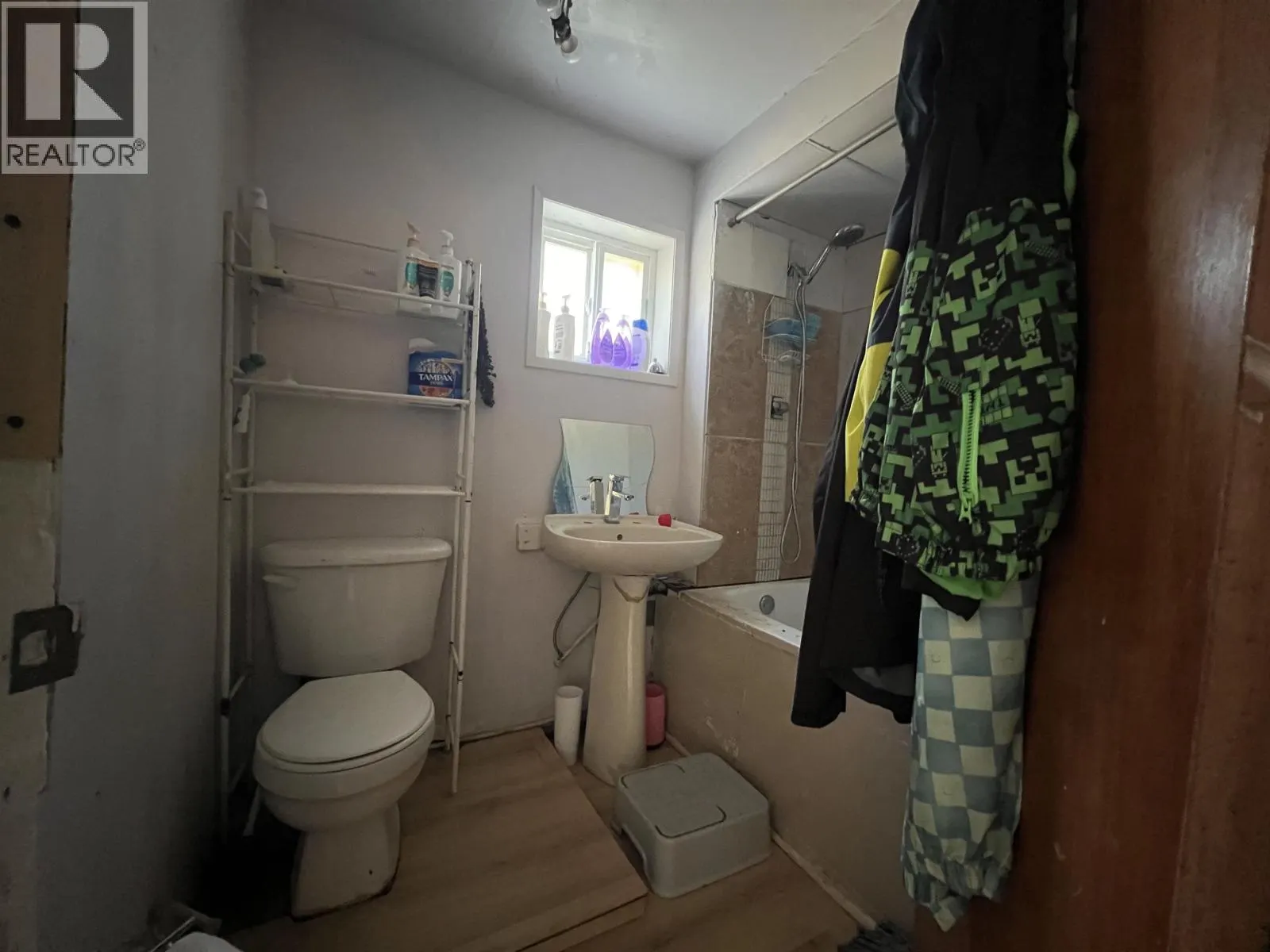 7566 KRAFT PLACE