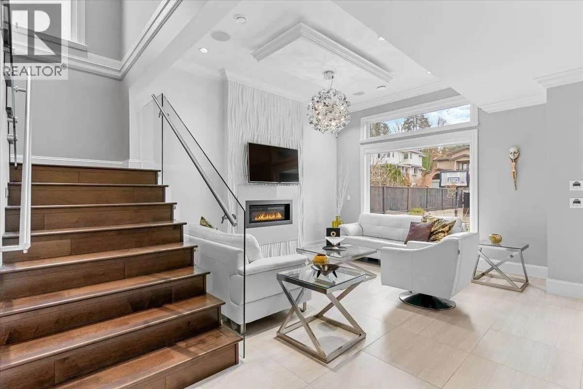 7158 RIDGEVIEW DRIVE