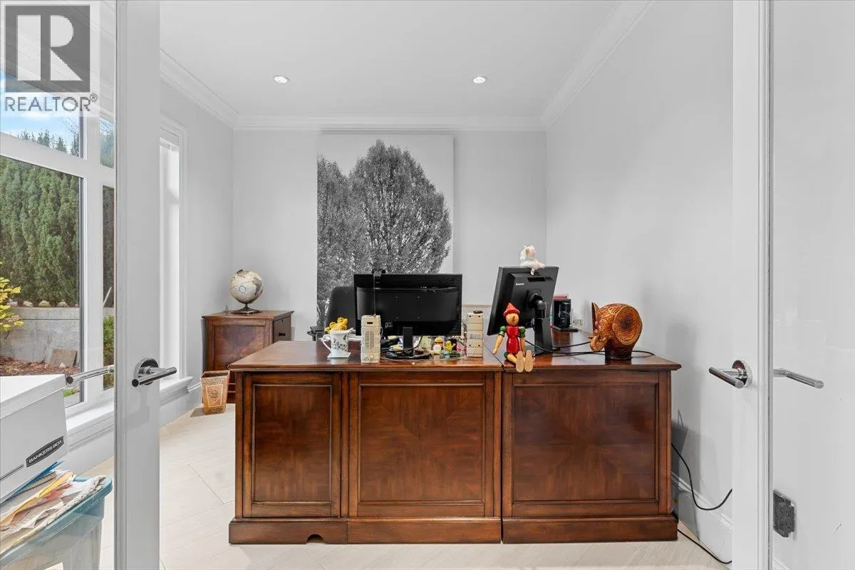 7158 RIDGEVIEW DRIVE