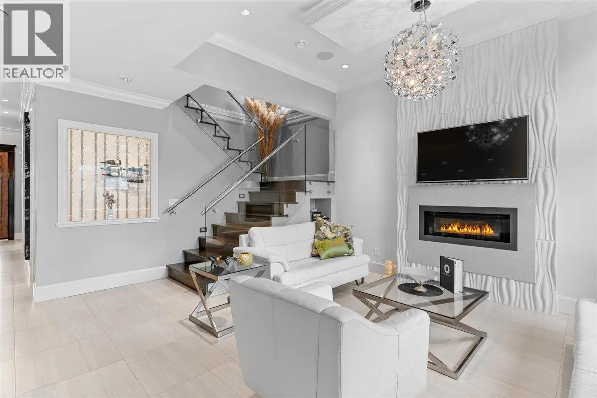 7158 RIDGEVIEW DRIVE
