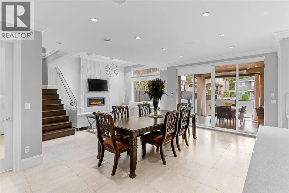 7158 RIDGEVIEW DRIVE