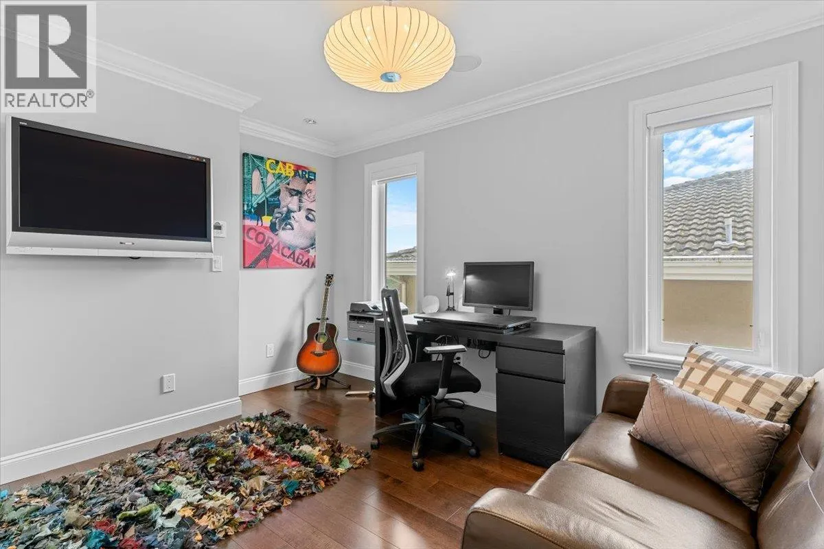 7158 RIDGEVIEW DRIVE