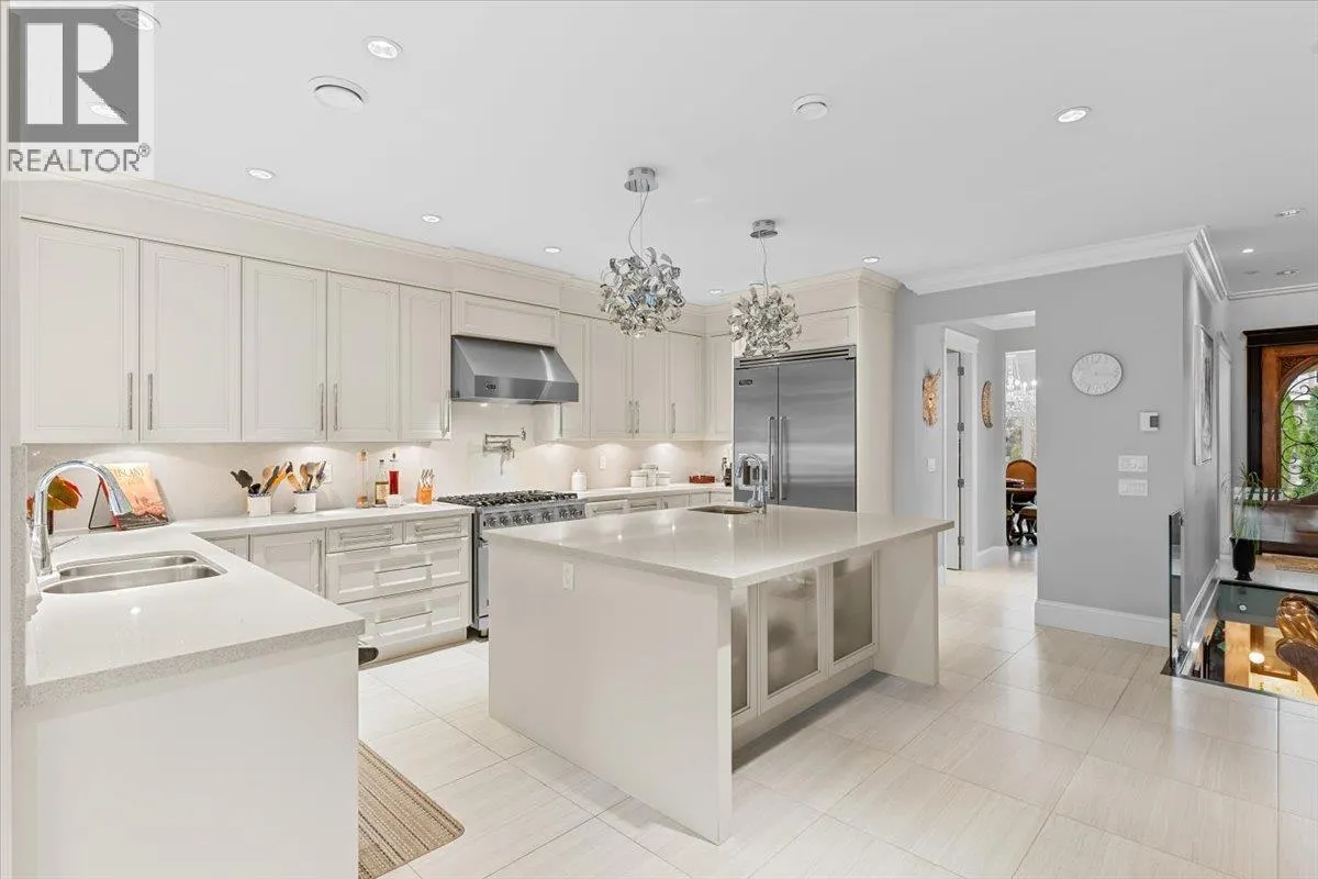 7158 RIDGEVIEW DRIVE