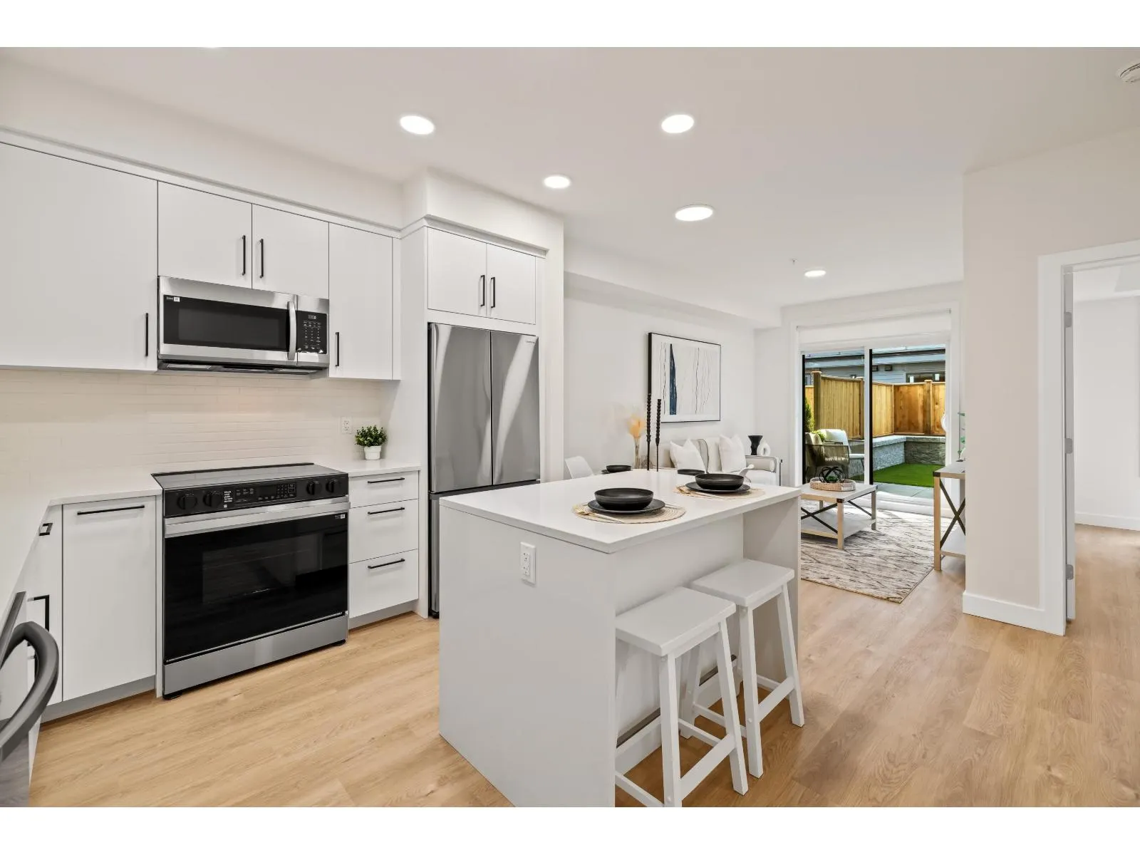 308 33816 SOUTH FRASER WAY