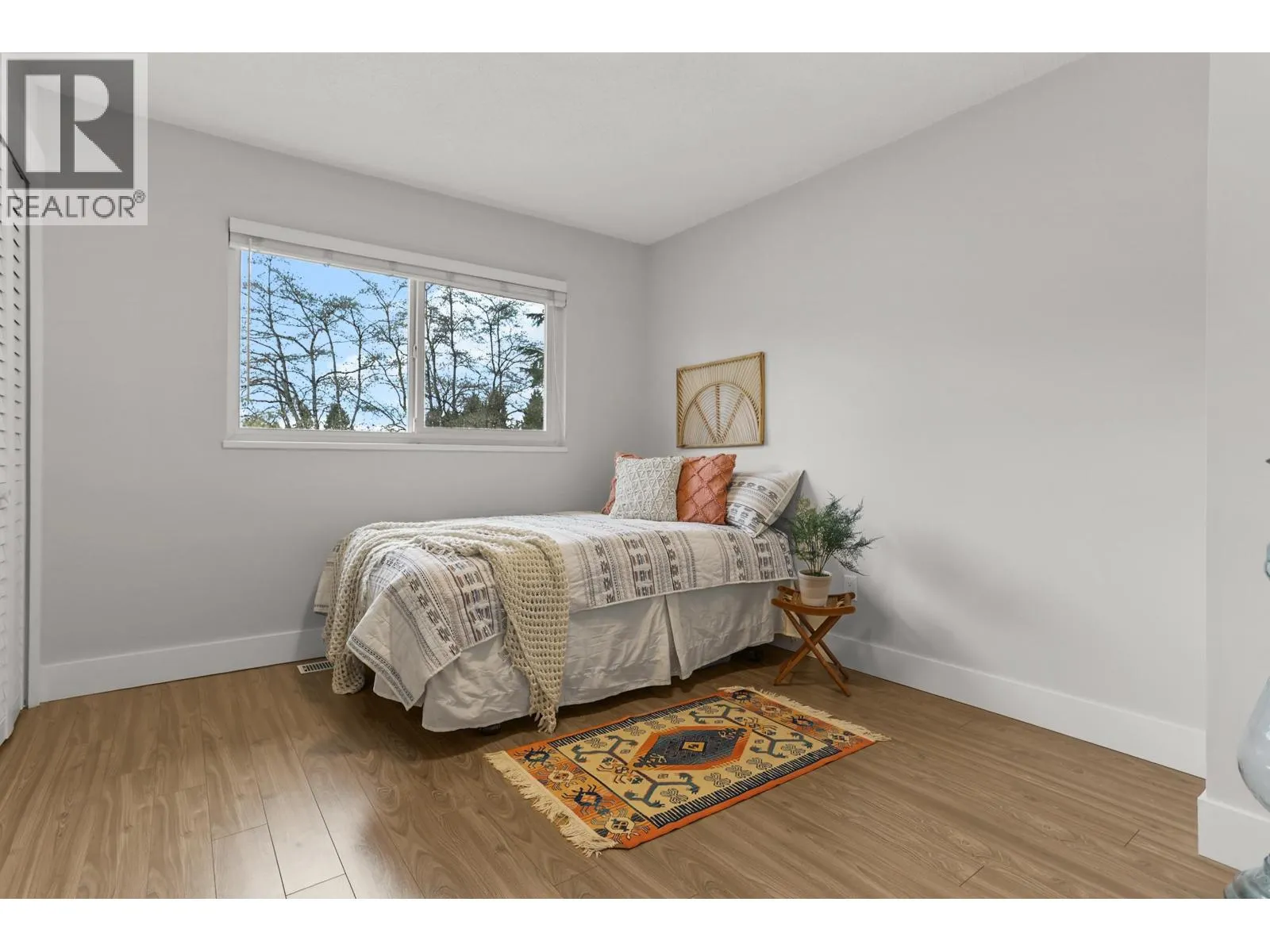 20882 ALPINE CRESCENT