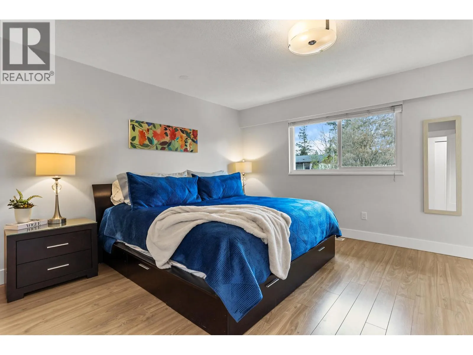 20882 ALPINE CRESCENT