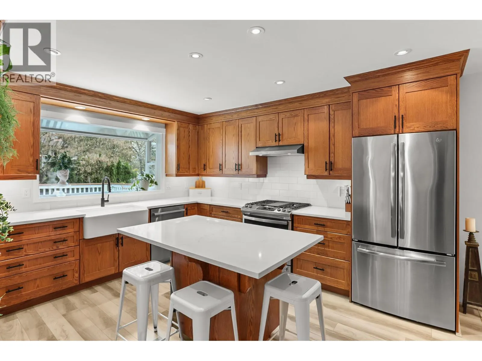 20882 ALPINE CRESCENT