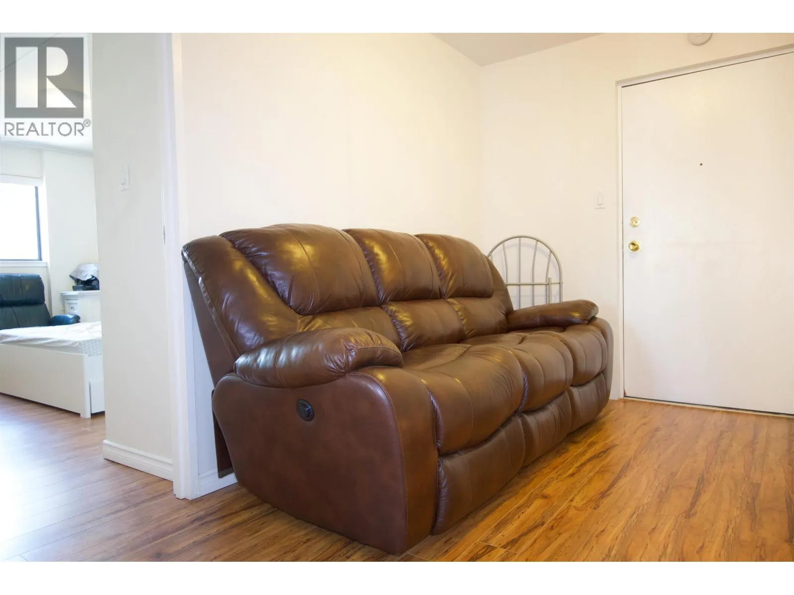 704 6651 MINORU BOULEVARD