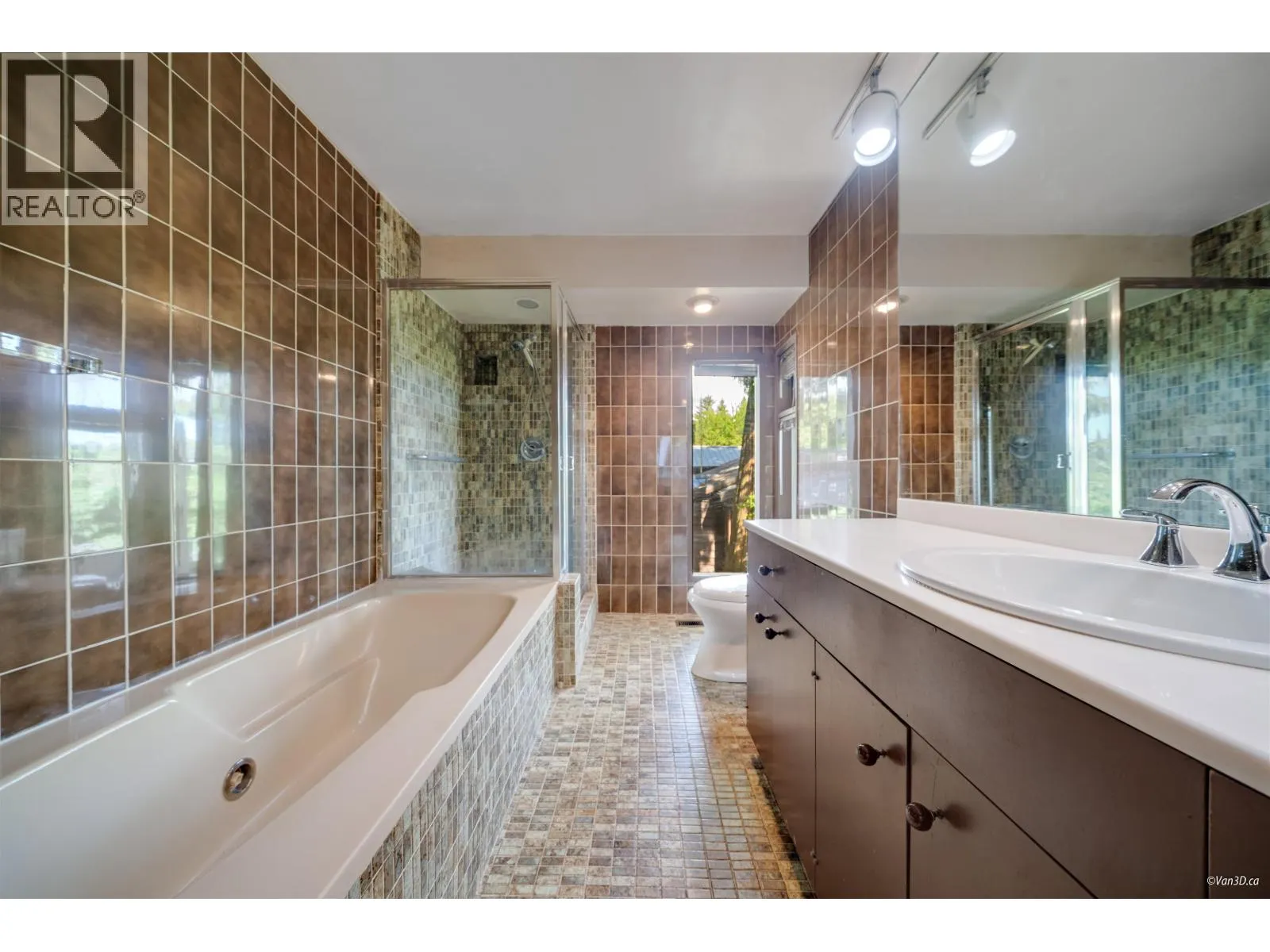 1752 OTTAWA PLACE