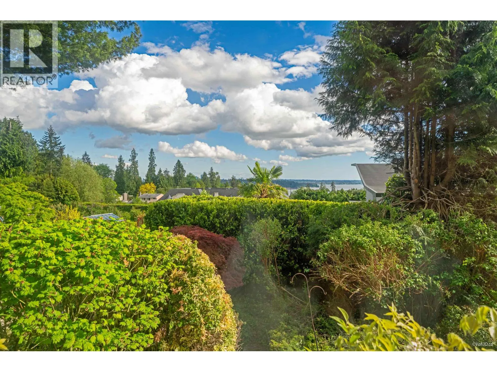 1752 OTTAWA PLACE