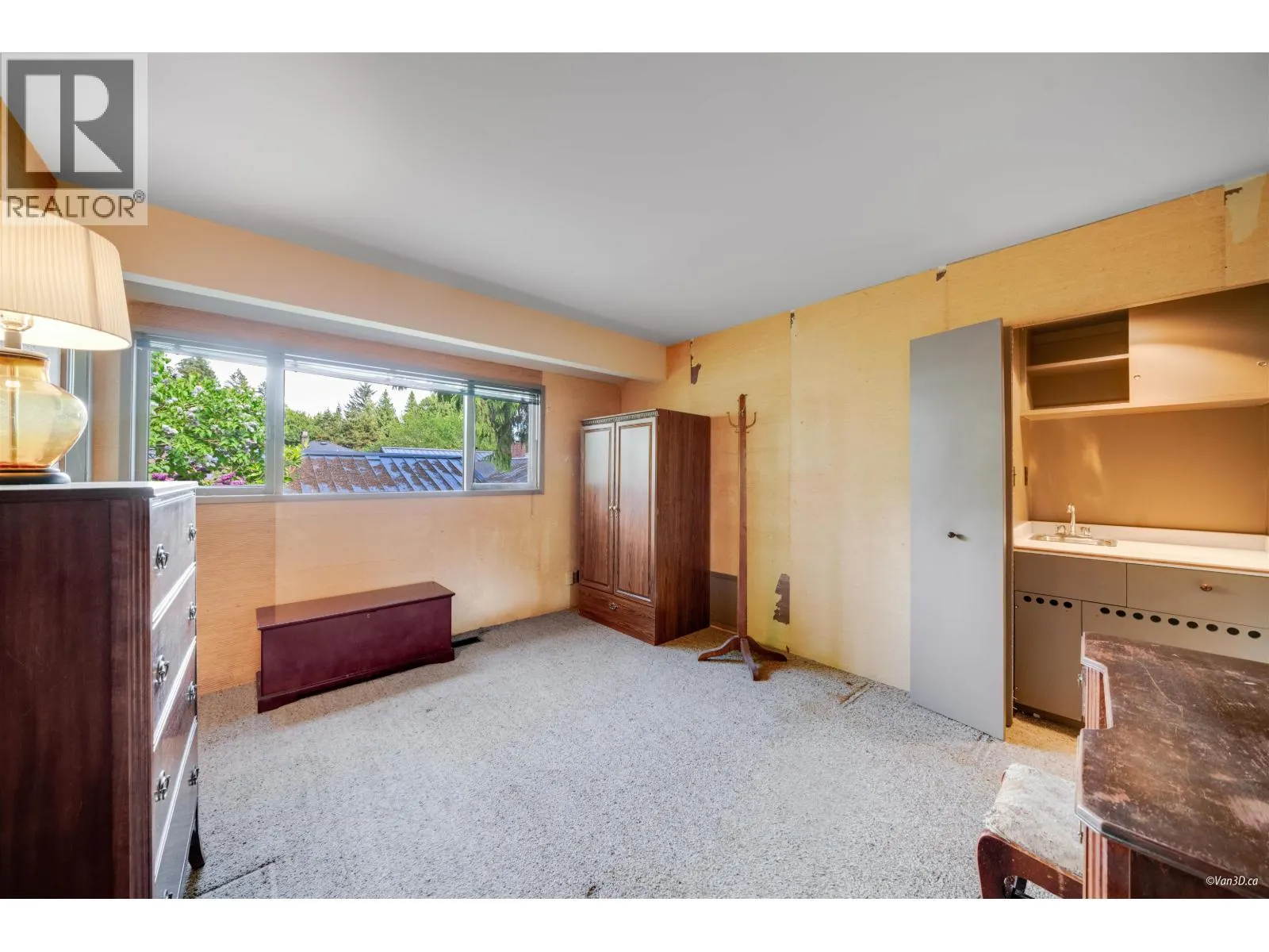 1752 OTTAWA PLACE