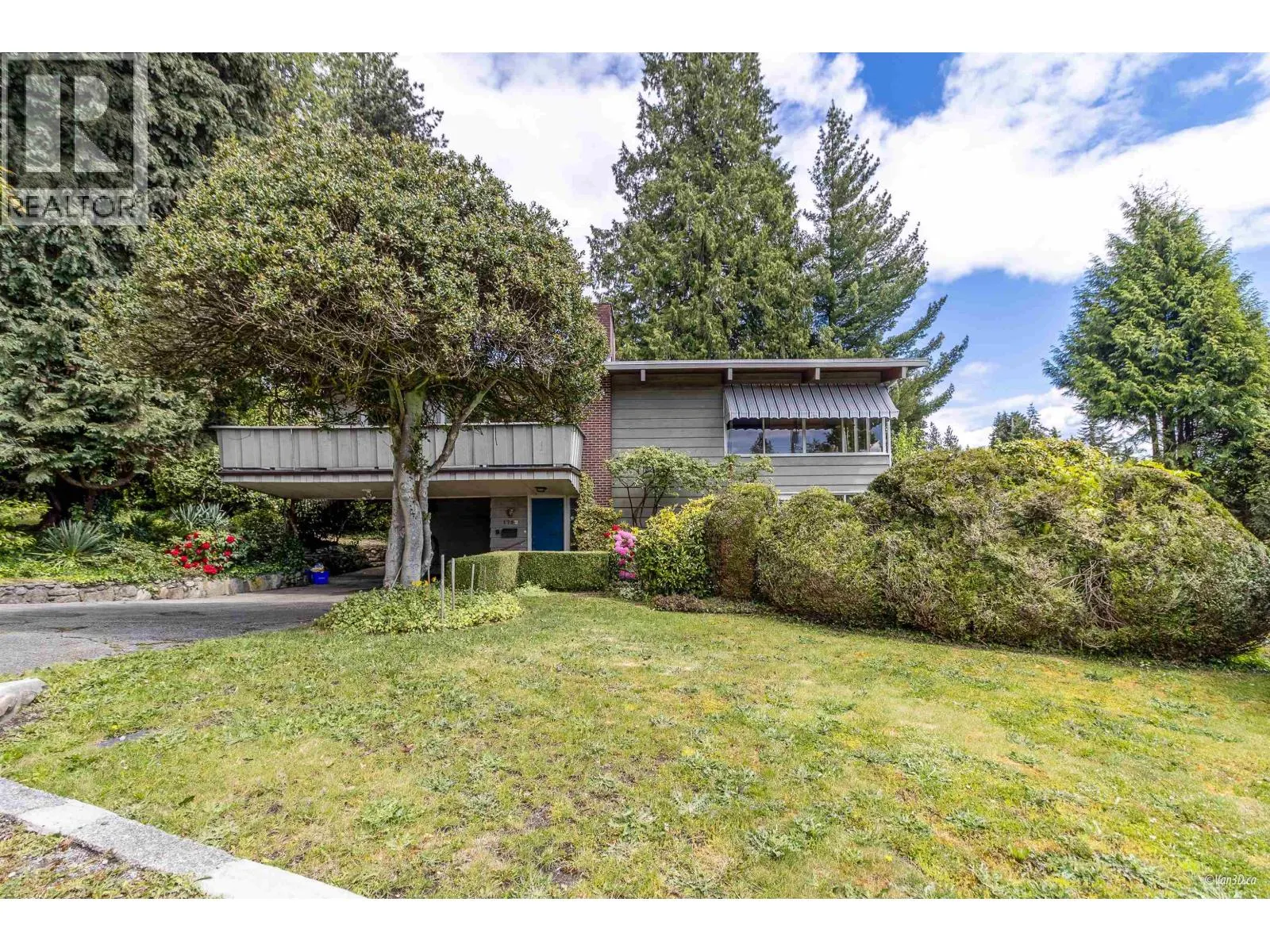 1752 OTTAWA PLACE