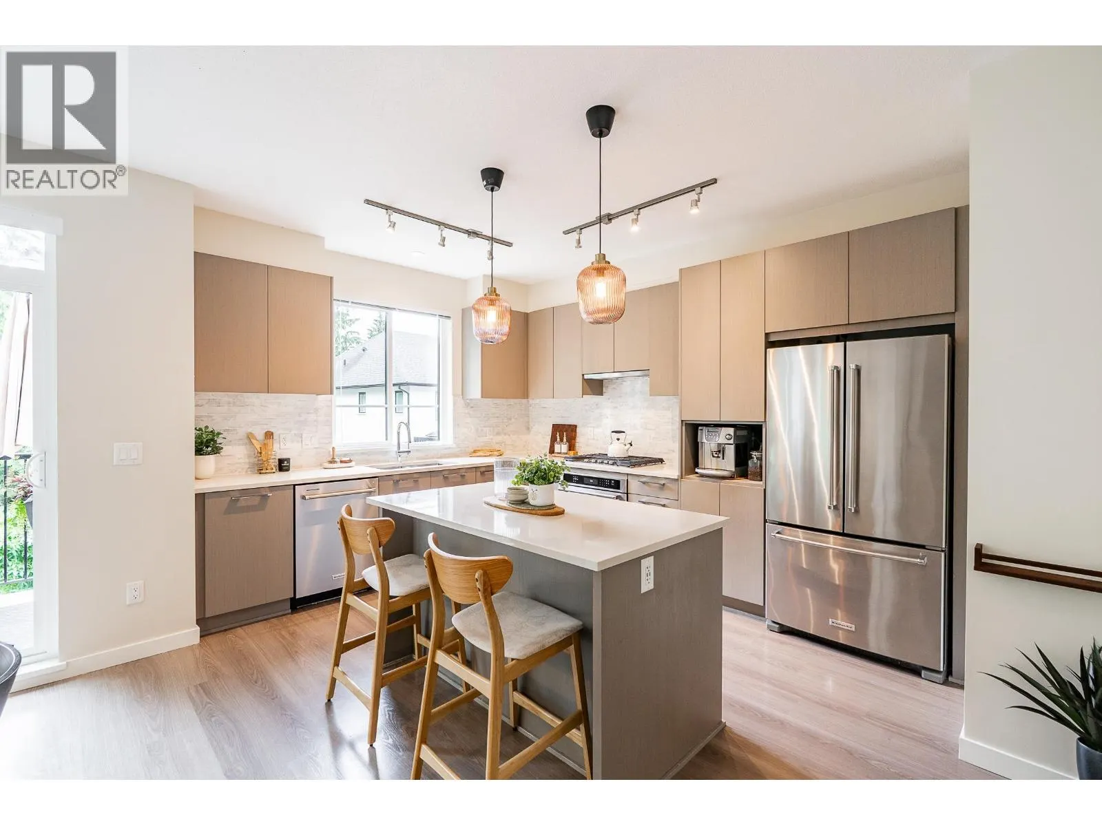 91 3500 BURKE VILLAGE PROMENADE