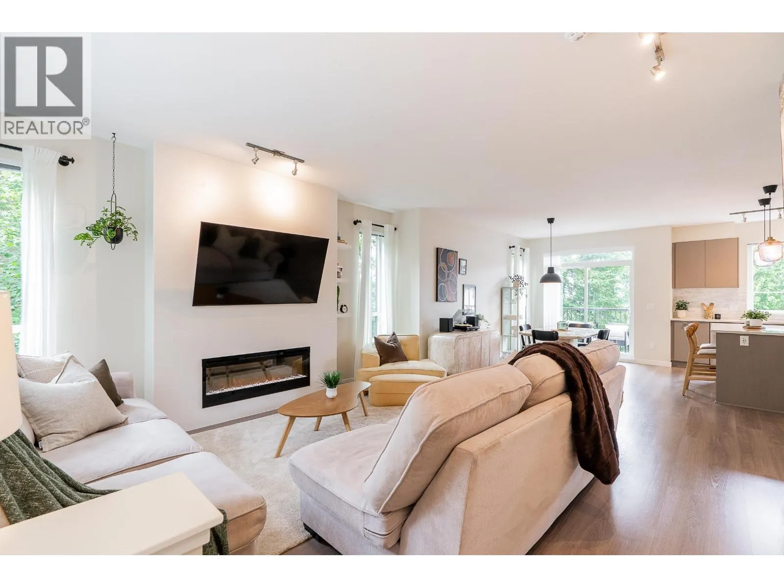 91 3500 BURKE VILLAGE PROMENADE
