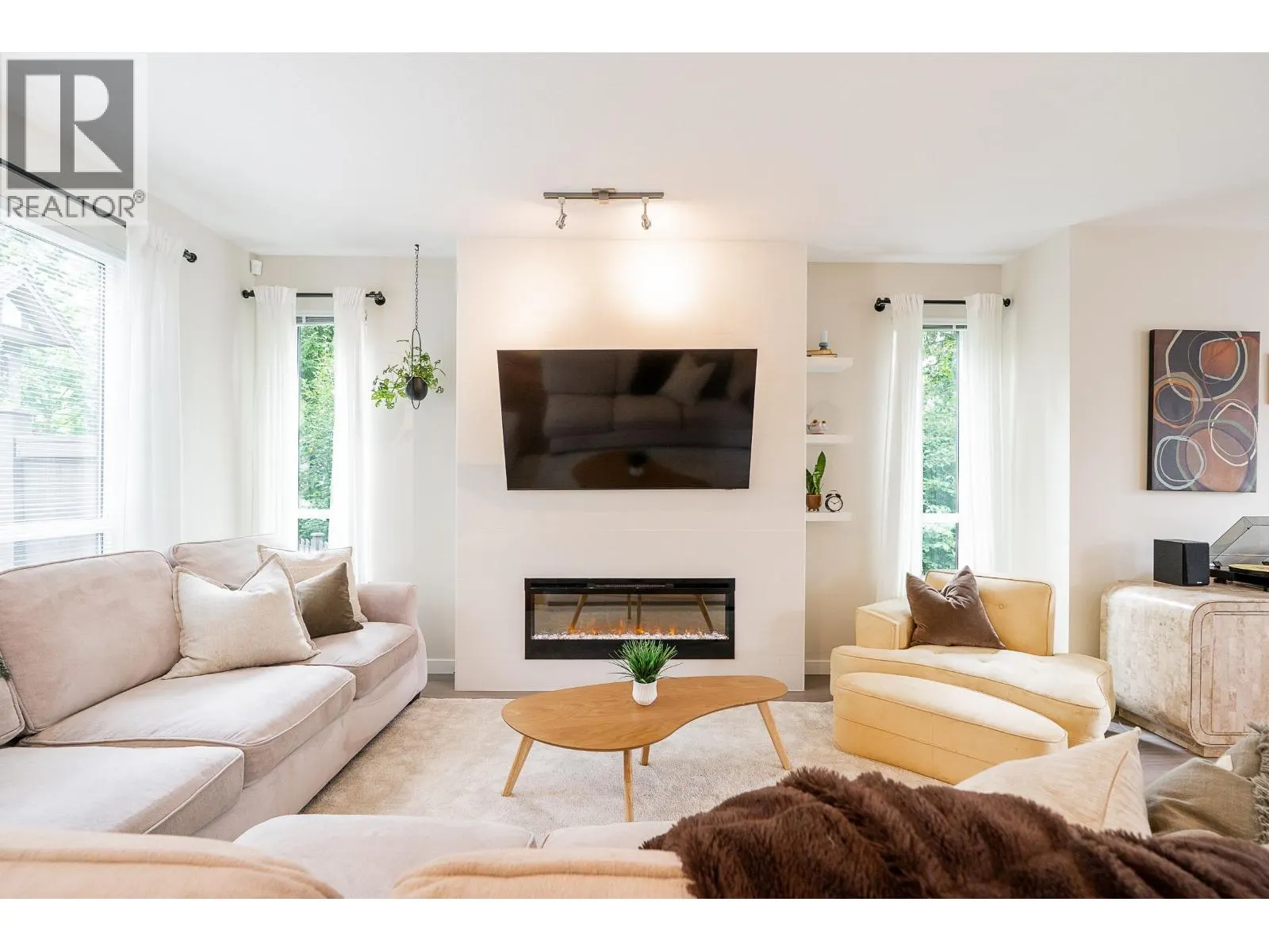 91 3500 BURKE VILLAGE PROMENADE