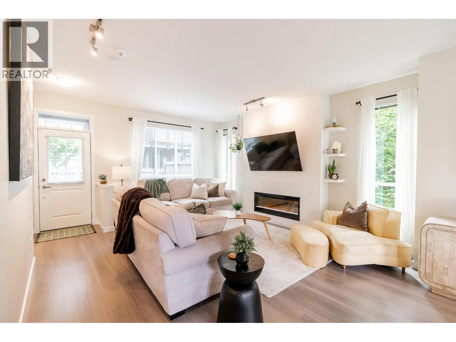 91 3500 BURKE VILLAGE PROMENADE