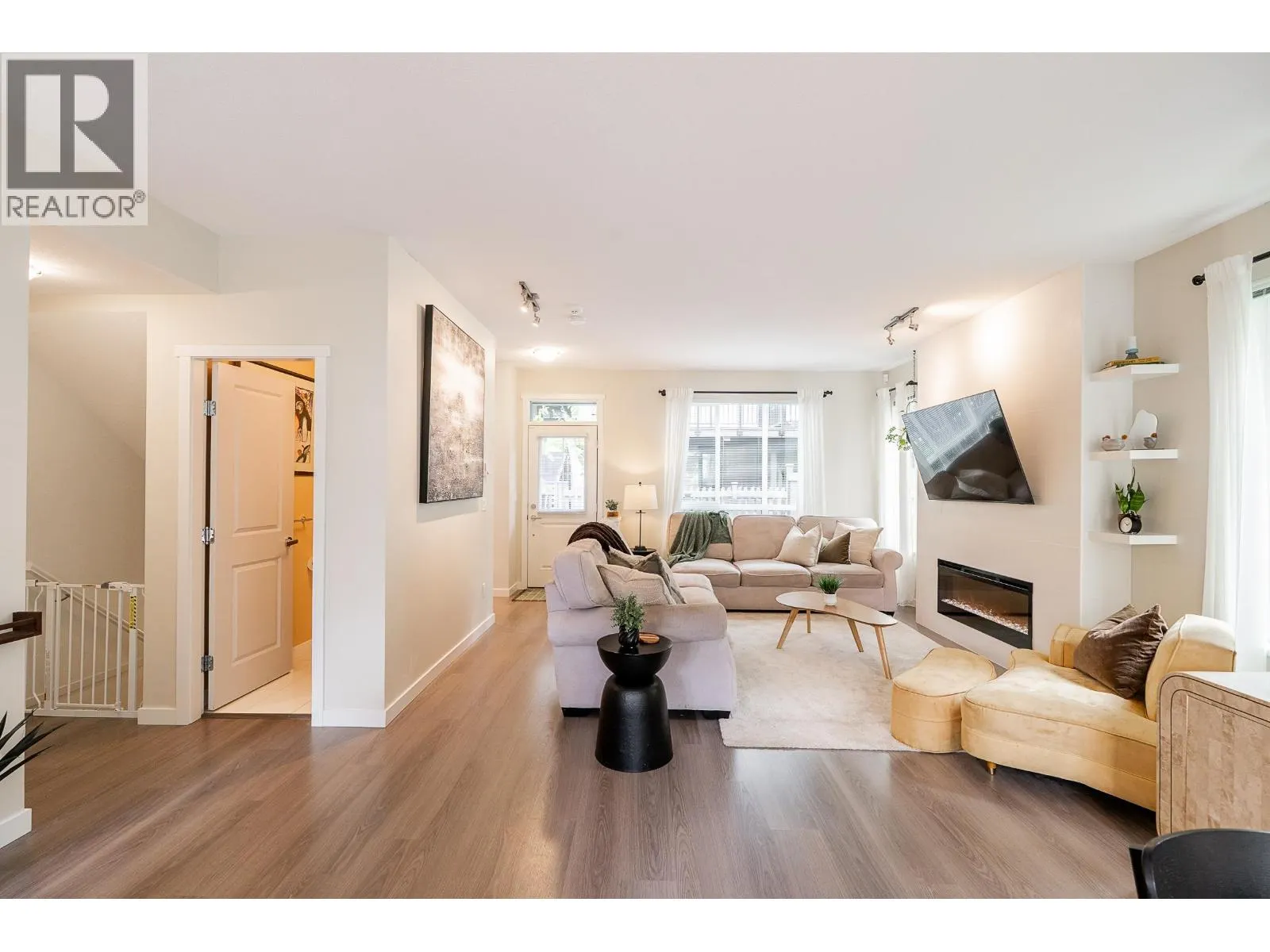 91 3500 BURKE VILLAGE PROMENADE
