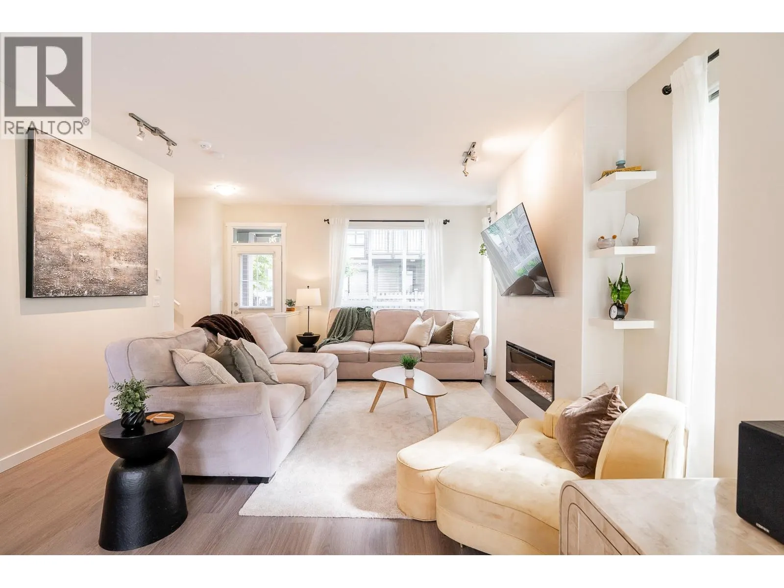 91 3500 BURKE VILLAGE PROMENADE