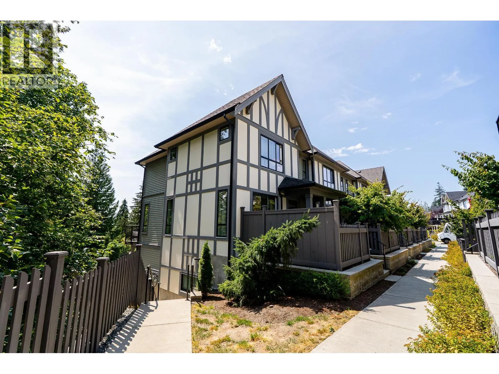91 3500 BURKE VILLAGE PROMENADE