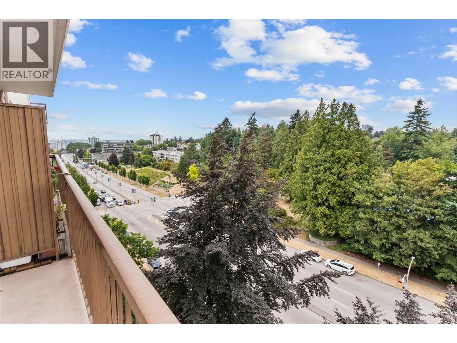 1005 320 ROYAL AVENUE