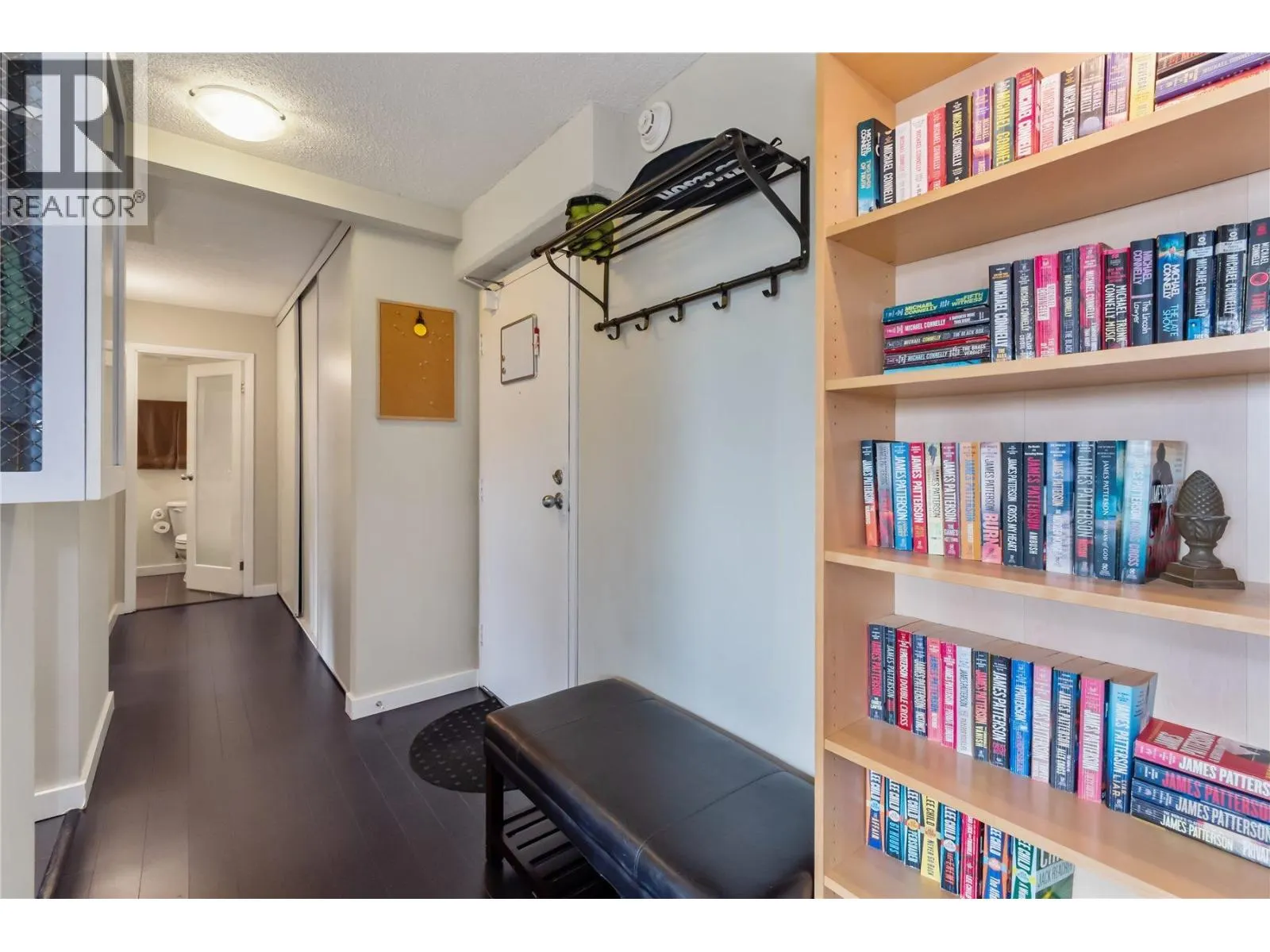 1005 320 ROYAL AVENUE
