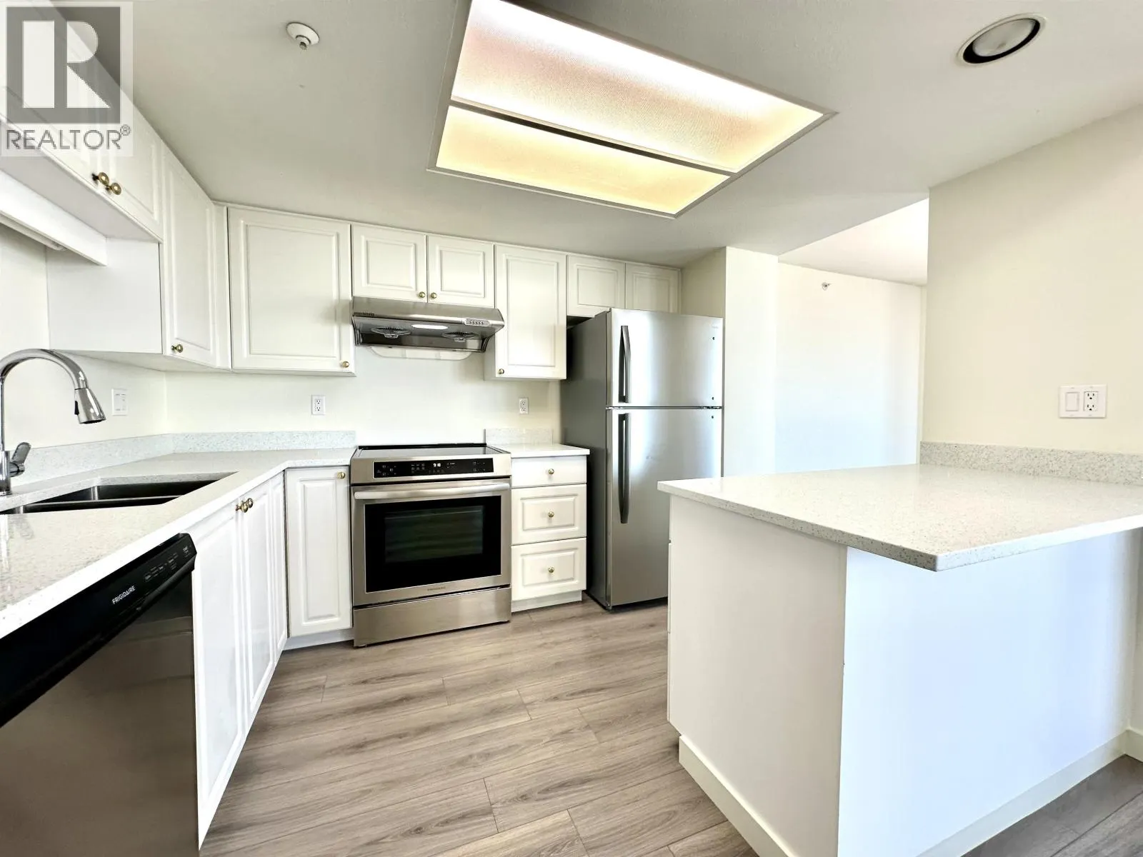 1603 719 PRINCESS STREET