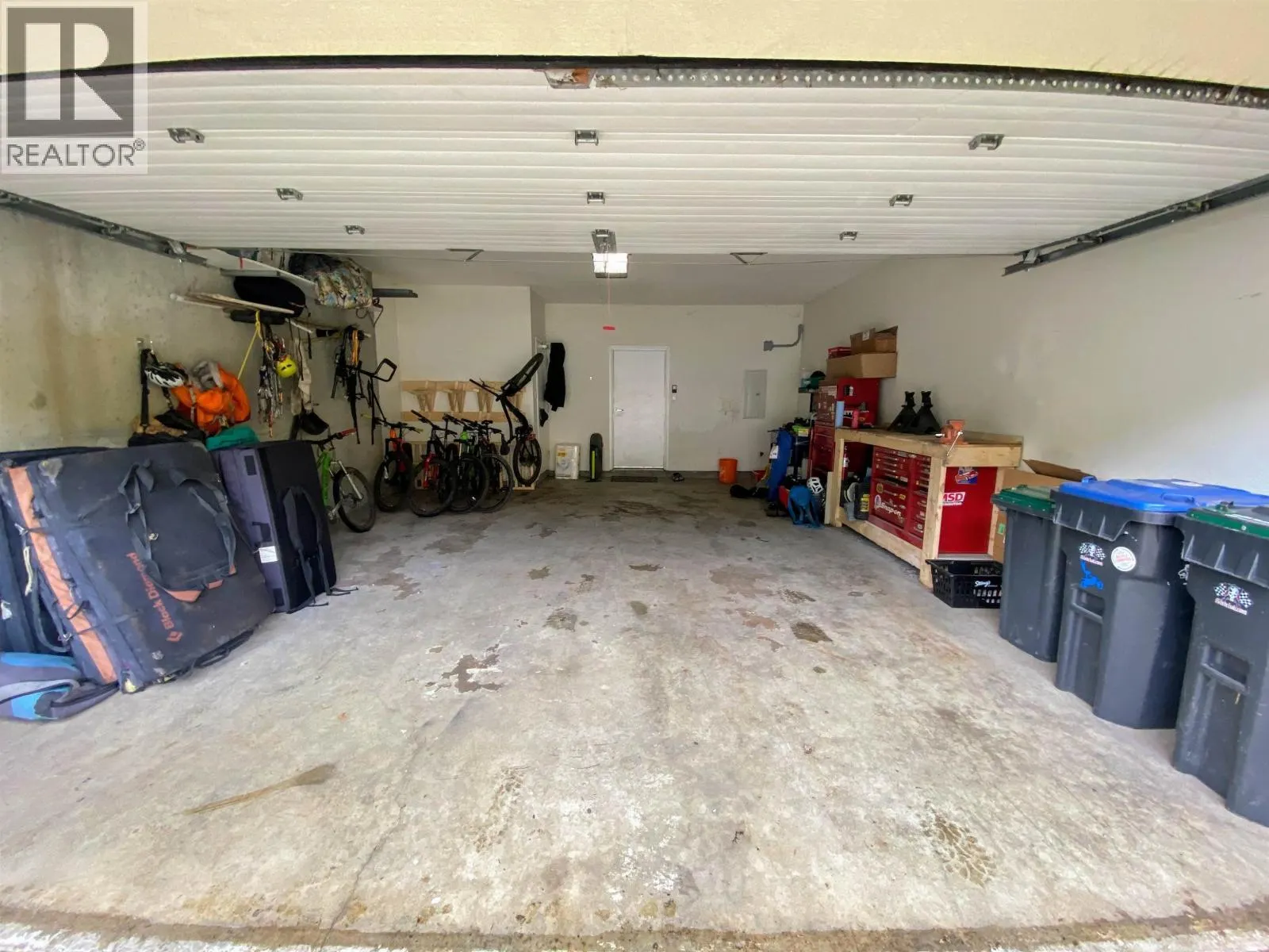 2 40632 GOVERNMENT ROAD