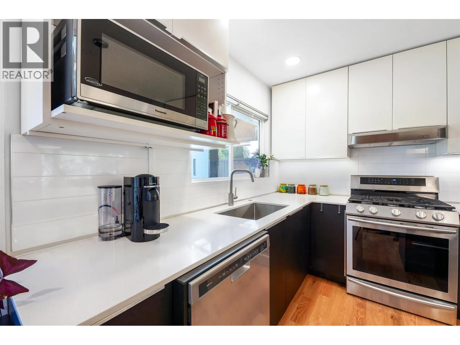 1287 W 15TH STREET