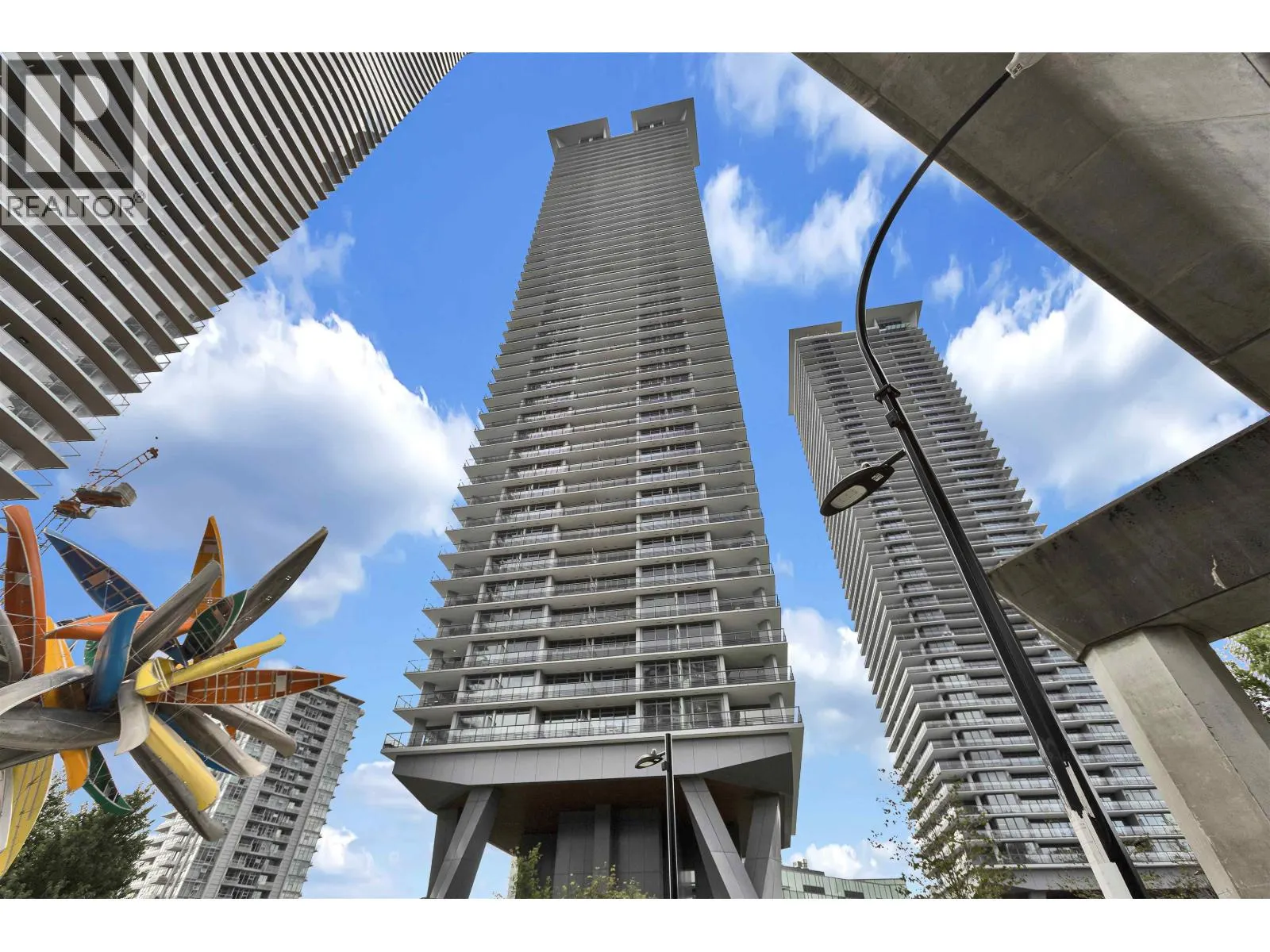4905 4730 LOUGHEED HIGHWAY
