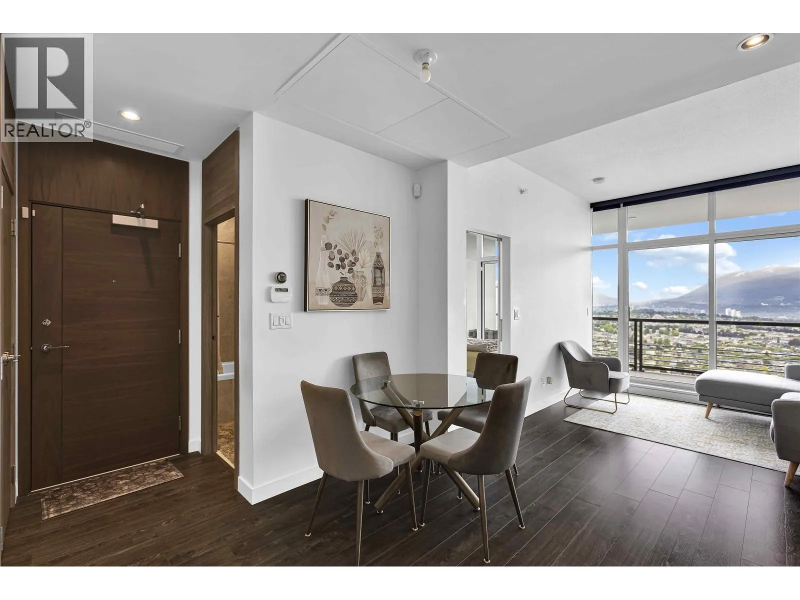 4905 4730 LOUGHEED HIGHWAY