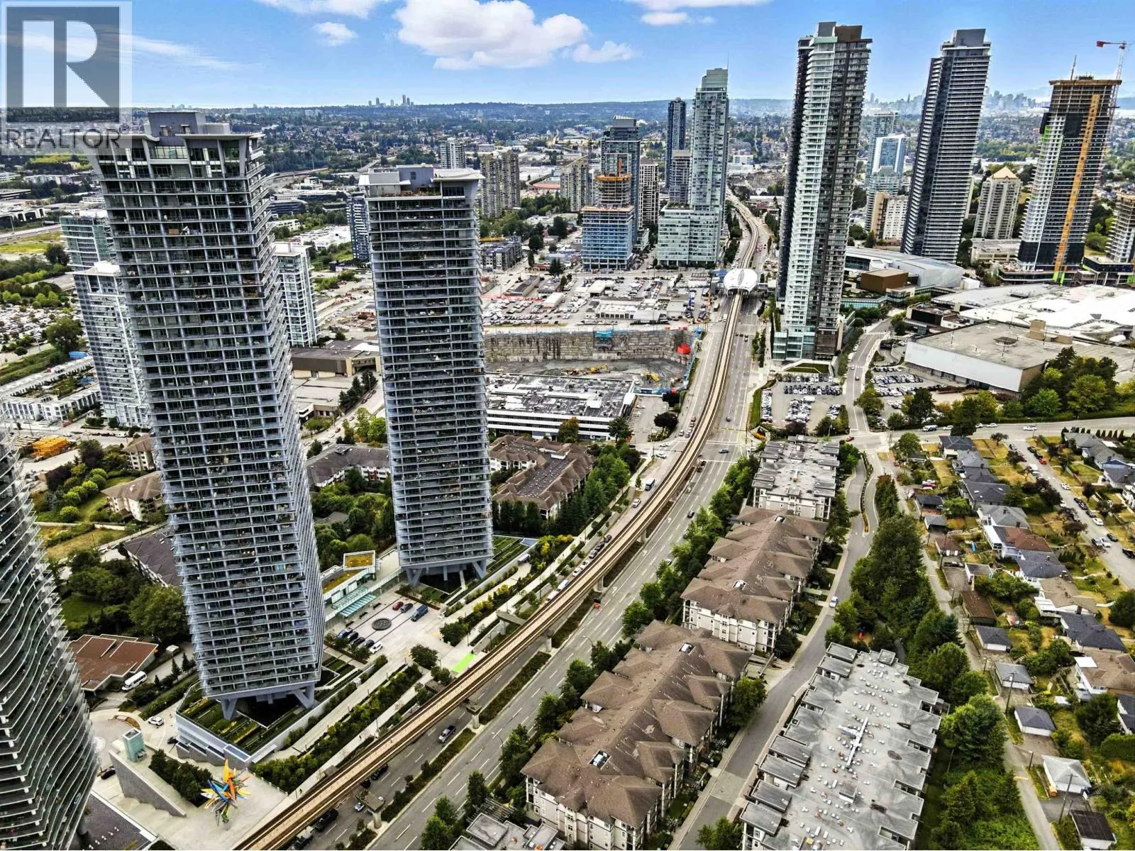 4905 4730 LOUGHEED HIGHWAY