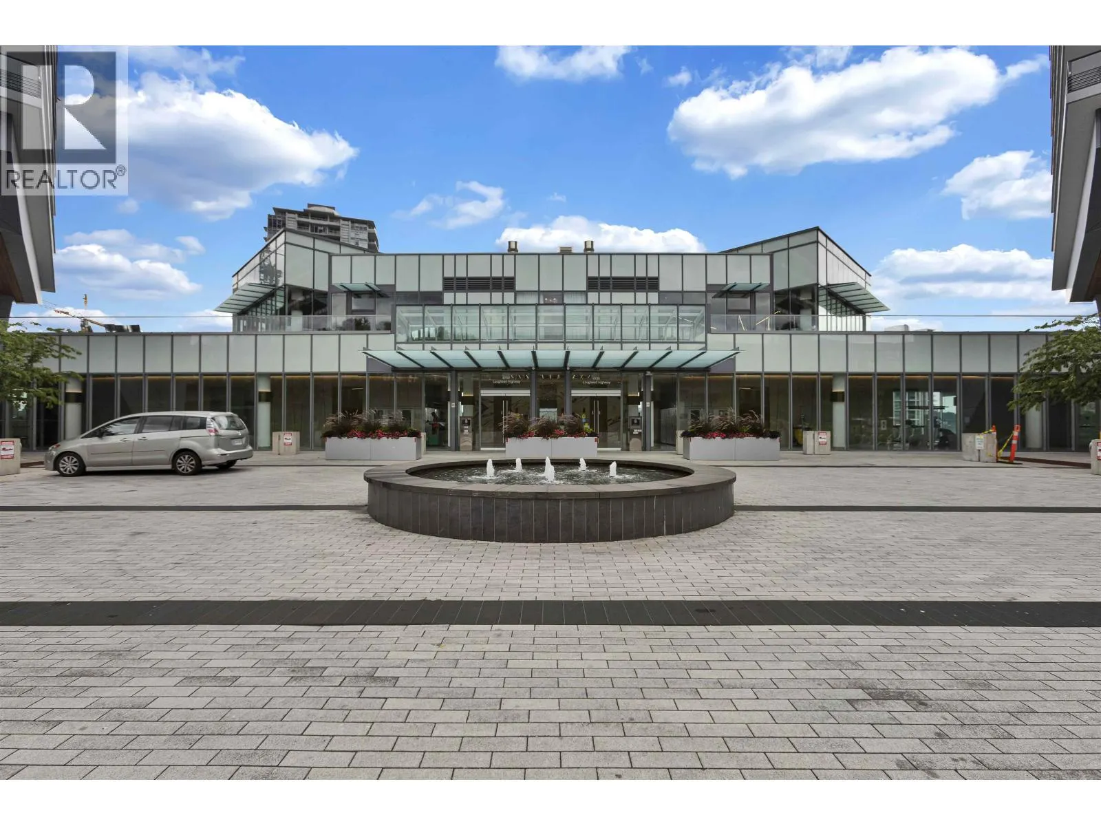 4905 4730 LOUGHEED HIGHWAY