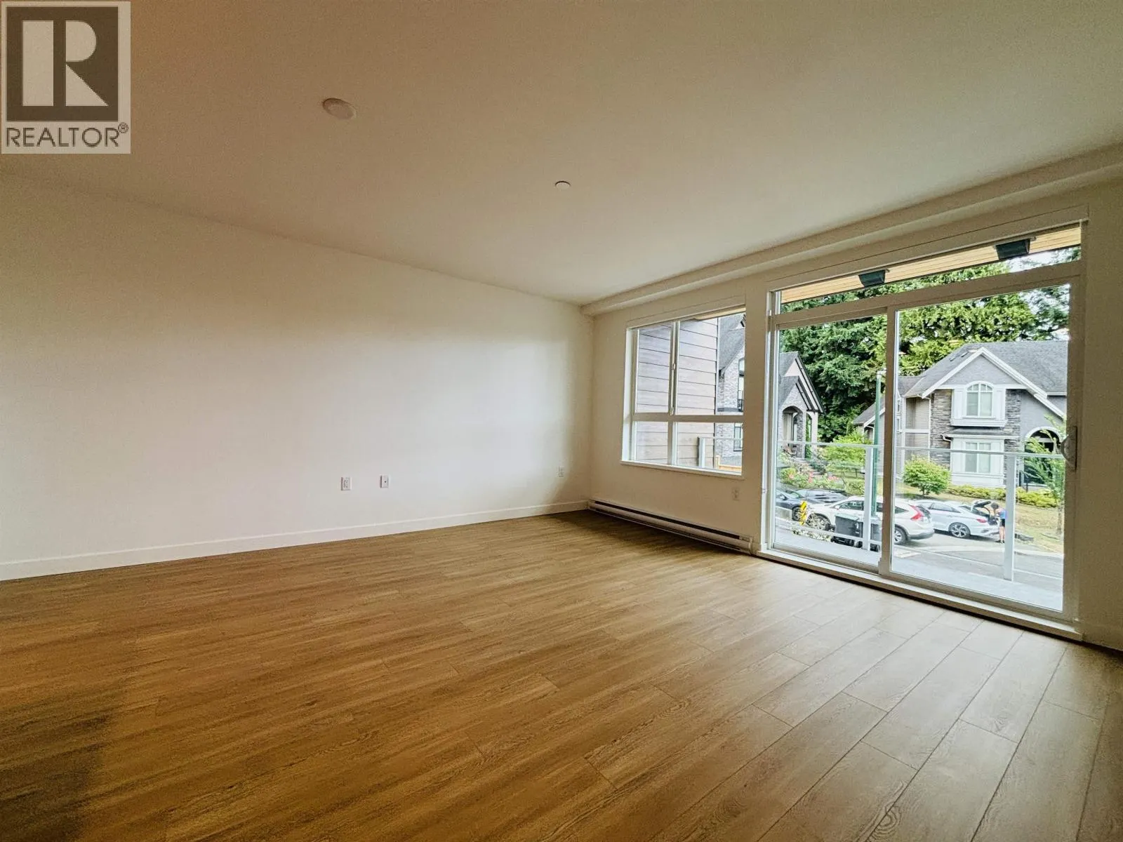 201 723 GROVER AVENUE