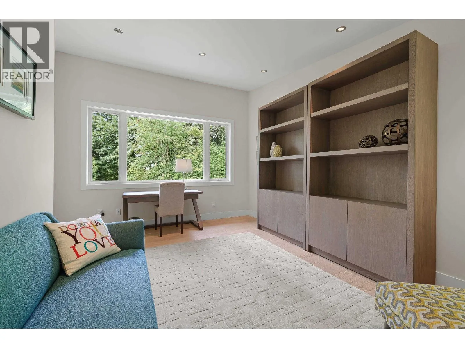 6377 CHARING COURT