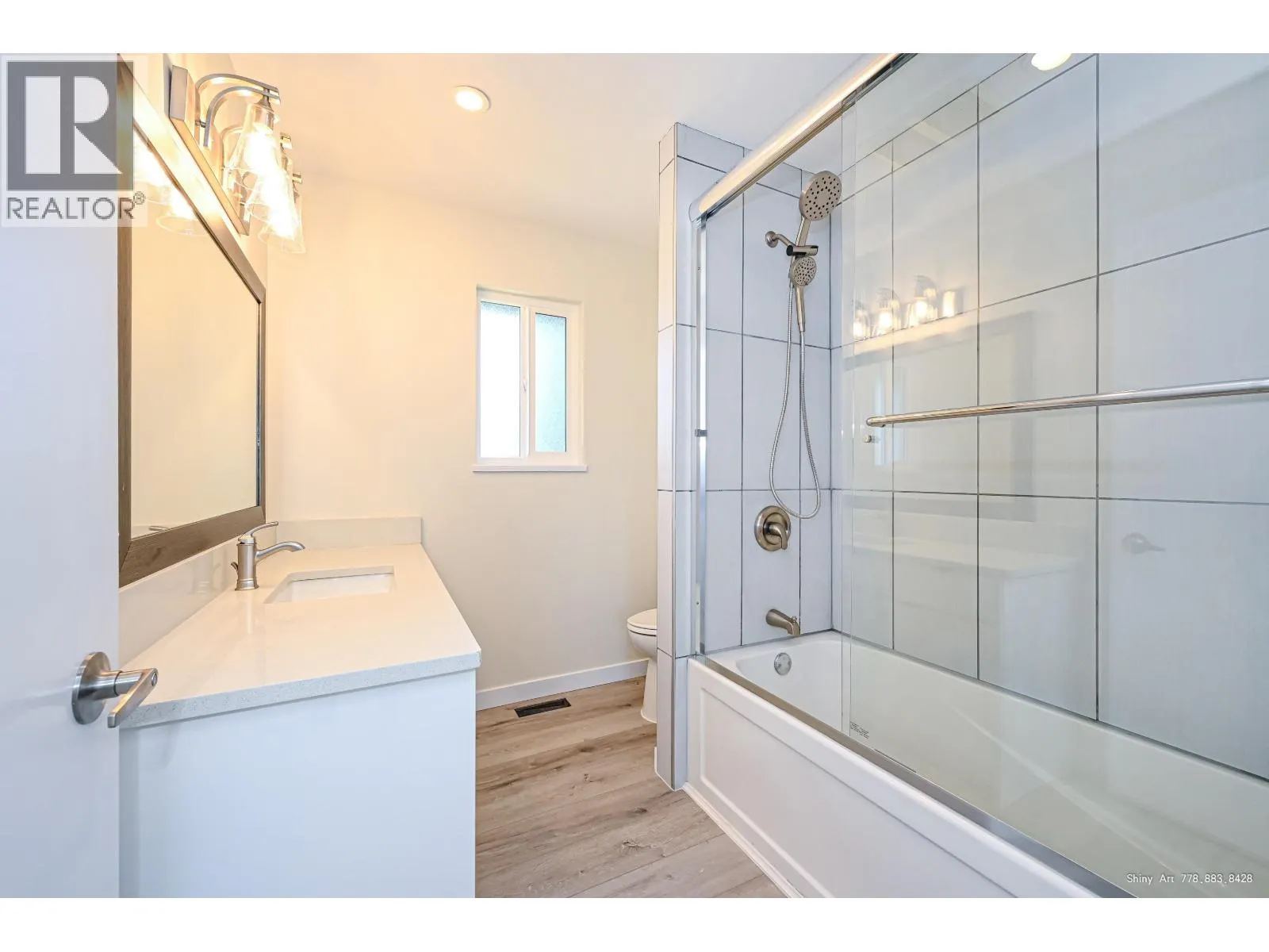 5546 MAPLE CRESCENT