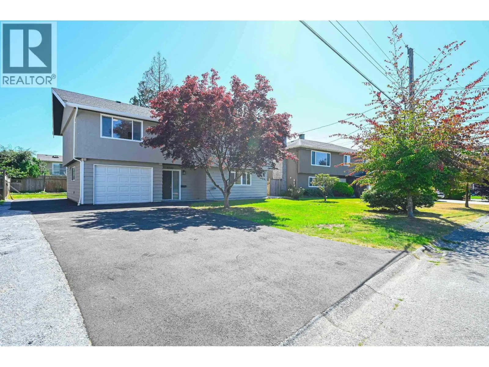 5546 MAPLE CRESCENT