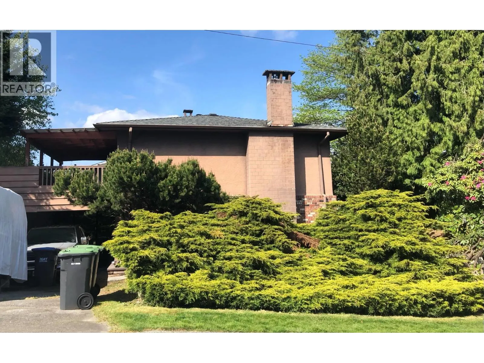 1528 EASTERN DRIVE