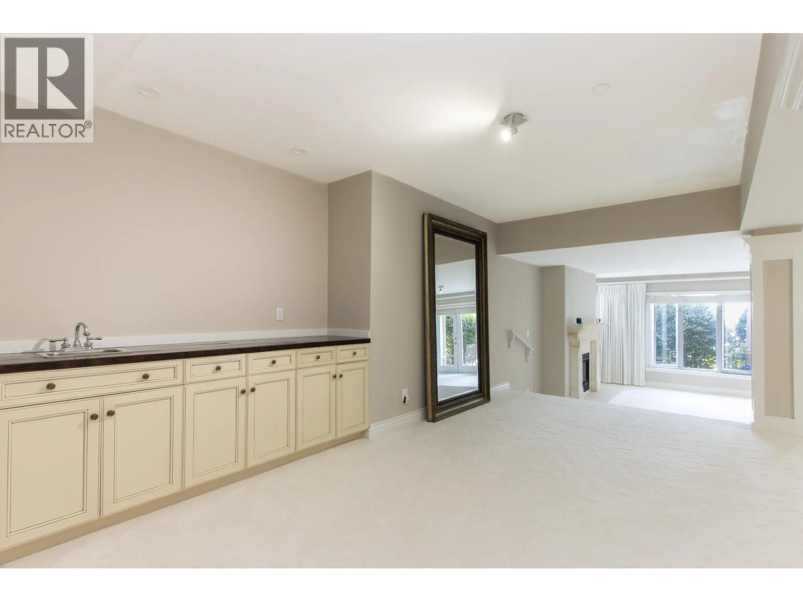 7 BEACH DRIVE