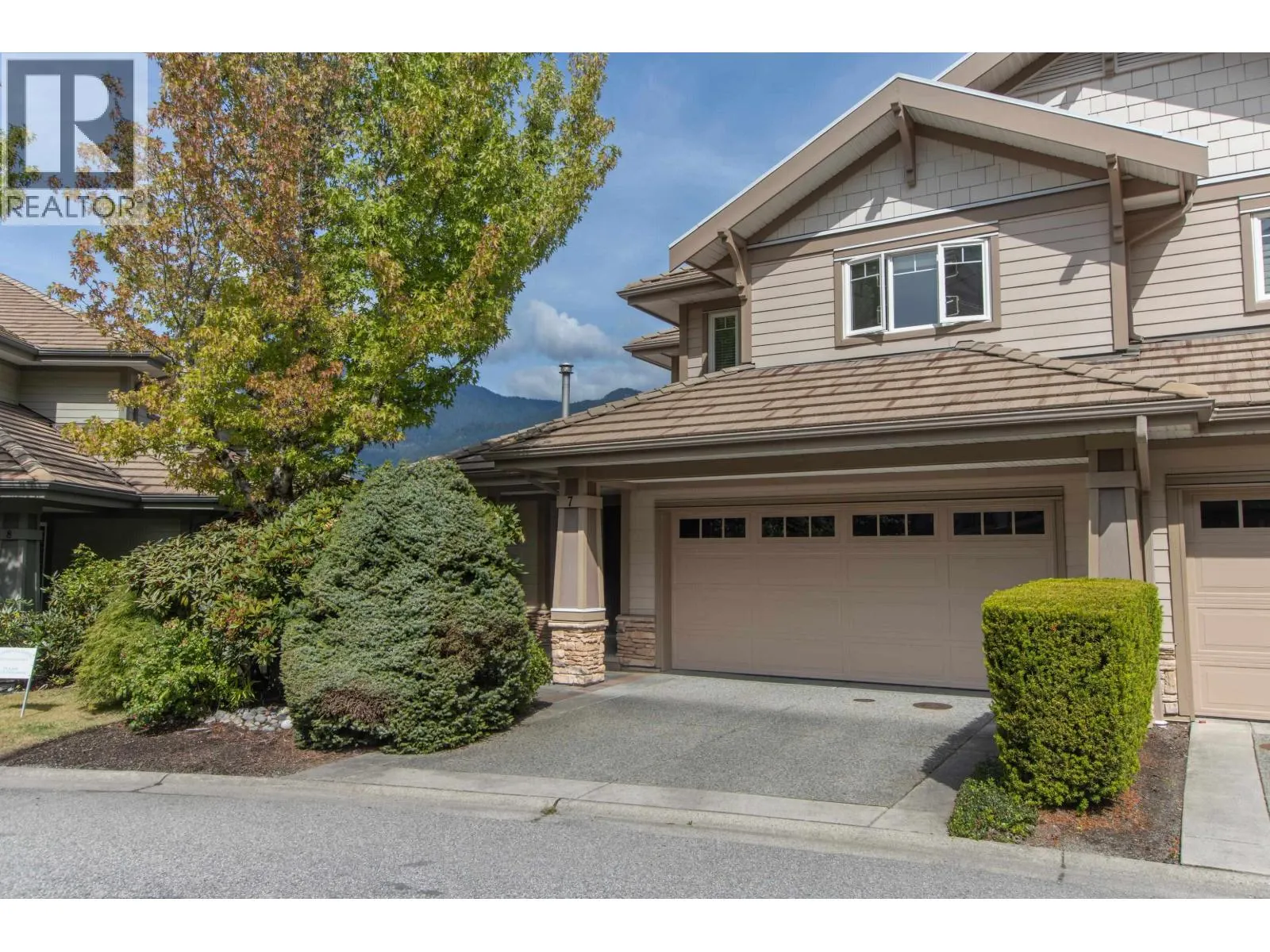 7 BEACH DRIVE